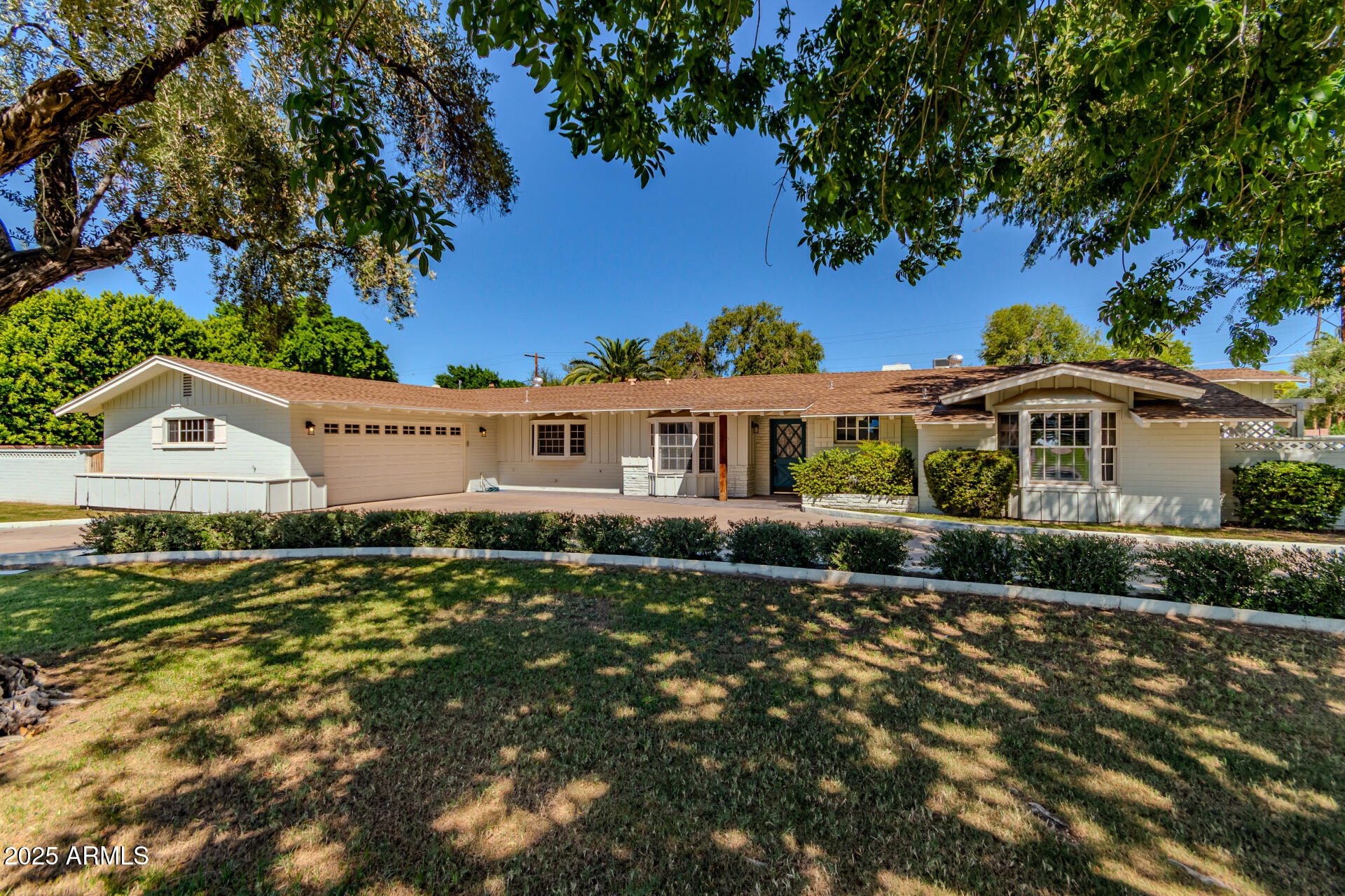 3640 E MEDLOCK Drive