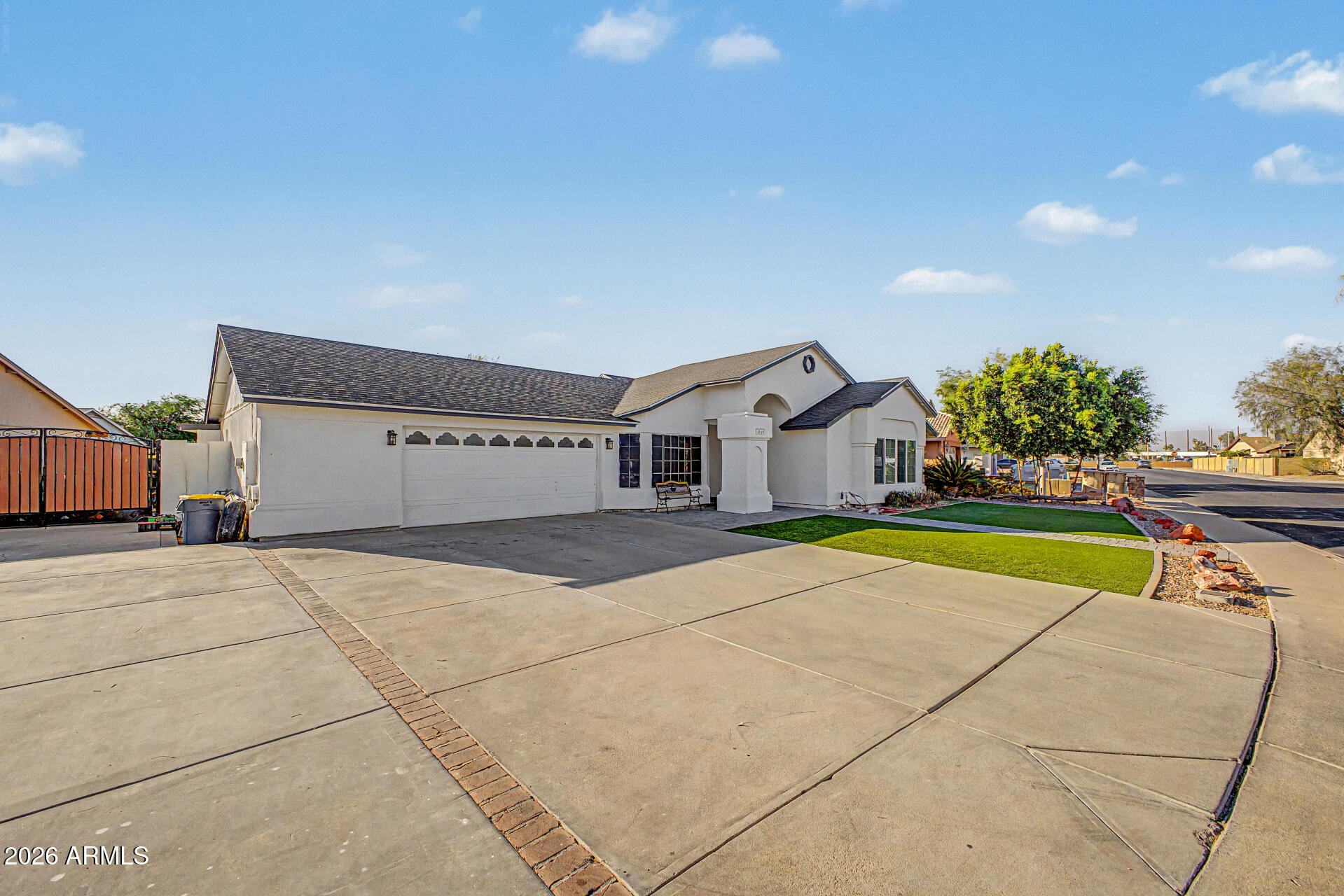 8740 W KEIM Drive