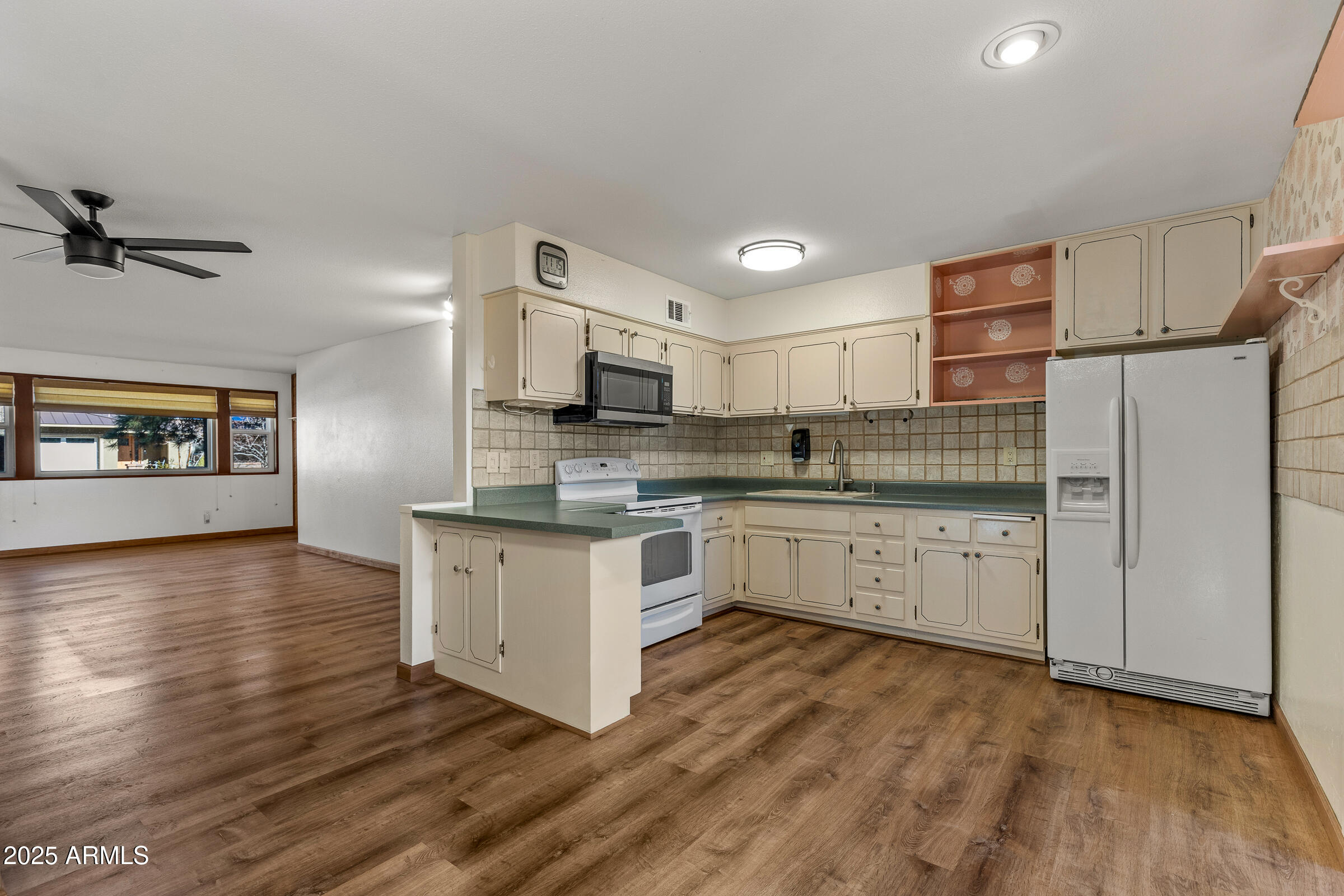 507 W Philomena Drive