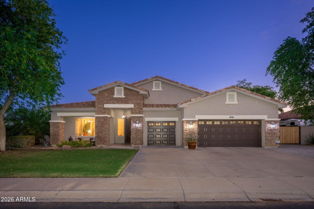 Photo of 9843 W Bajada Road, Peoria, AZ 85383 (MLS # 7088067)