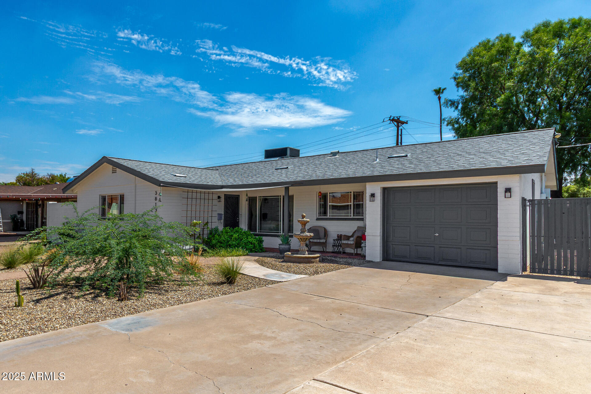 3813 E VERNON Avenue