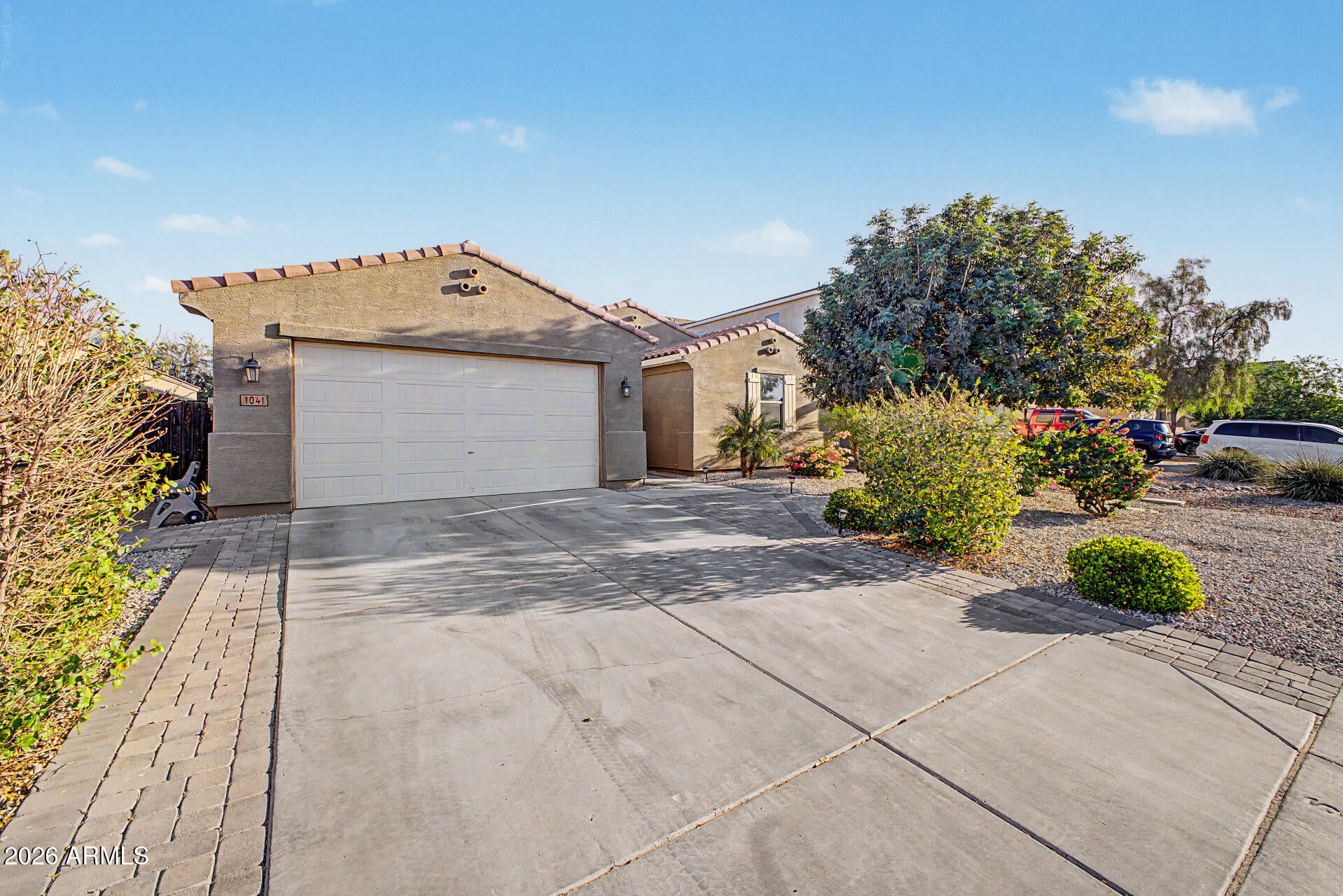 1041 W GLEN CANYON Drive