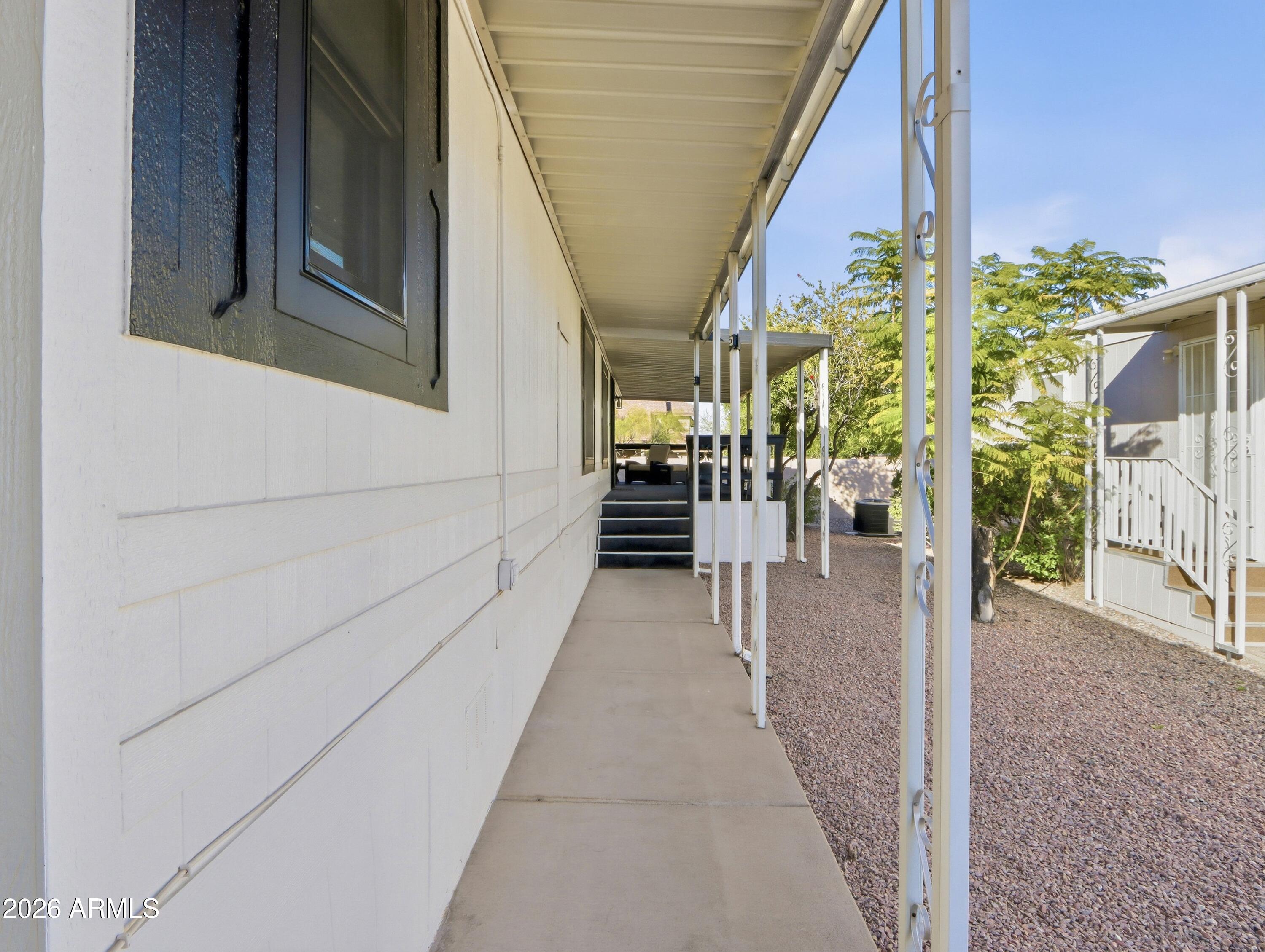 2233 E BEHREND Drive 15