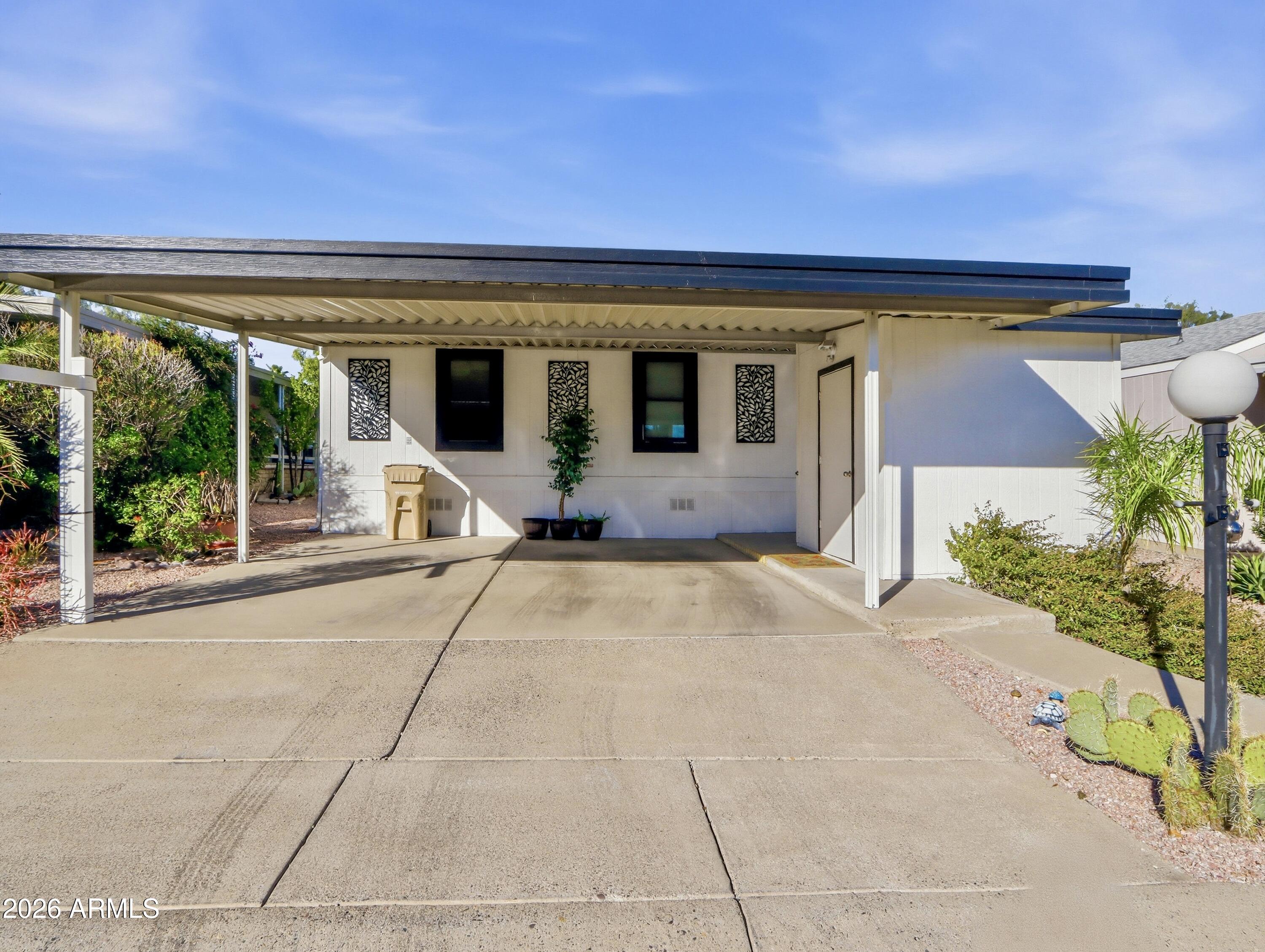 2233 E BEHREND Drive 15