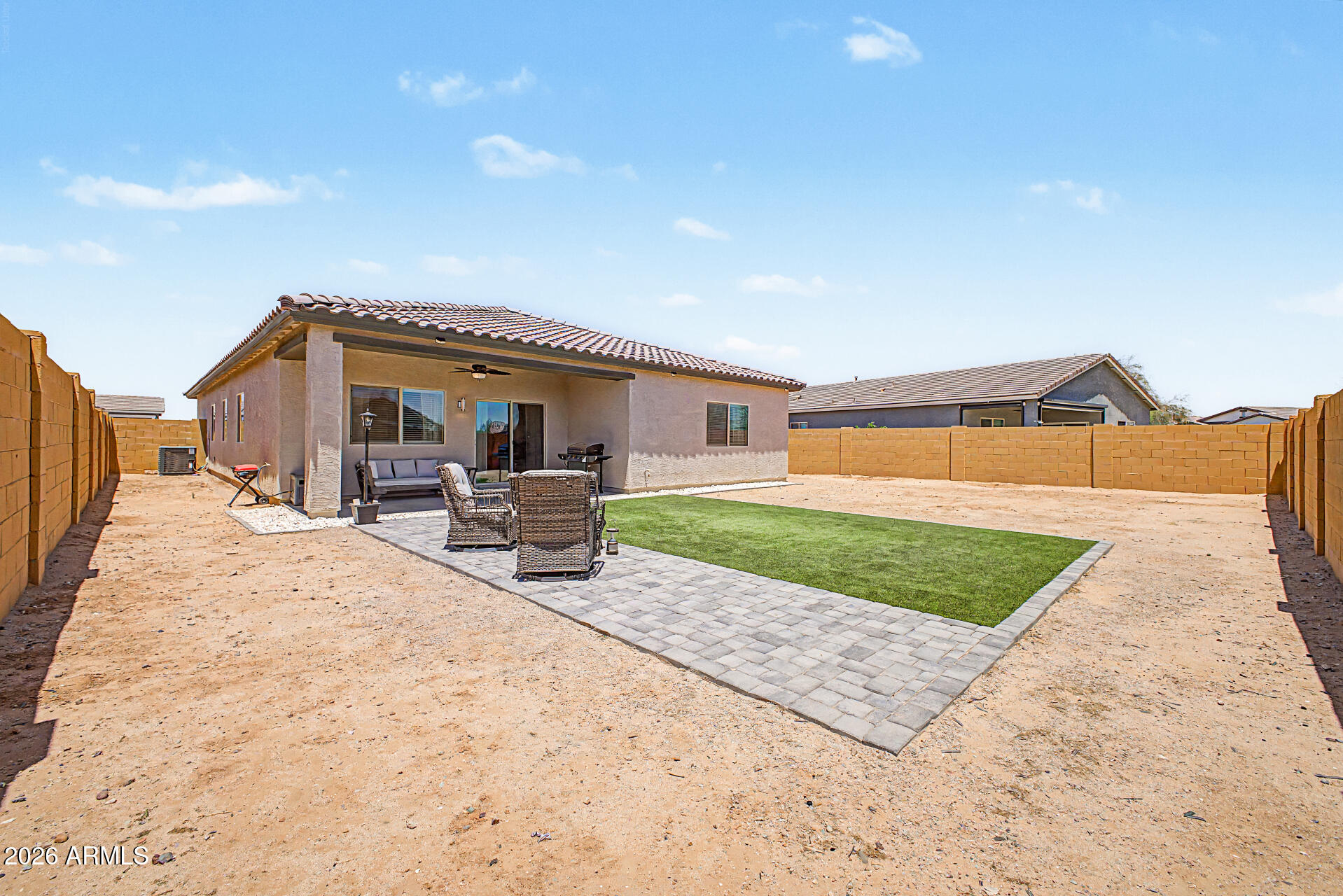 857 E DIAMOND Drive