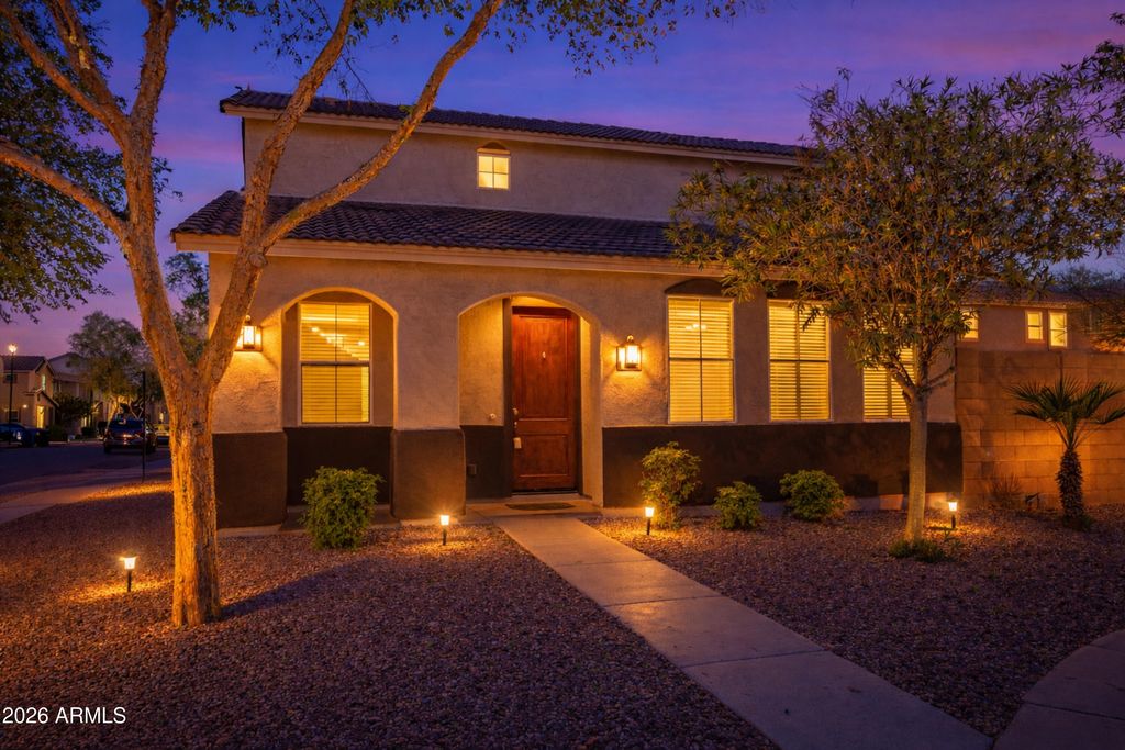 Photo of 4302 E Carla Vista Drive, Gilbert, AZ 85295 (MLS # 6989100)