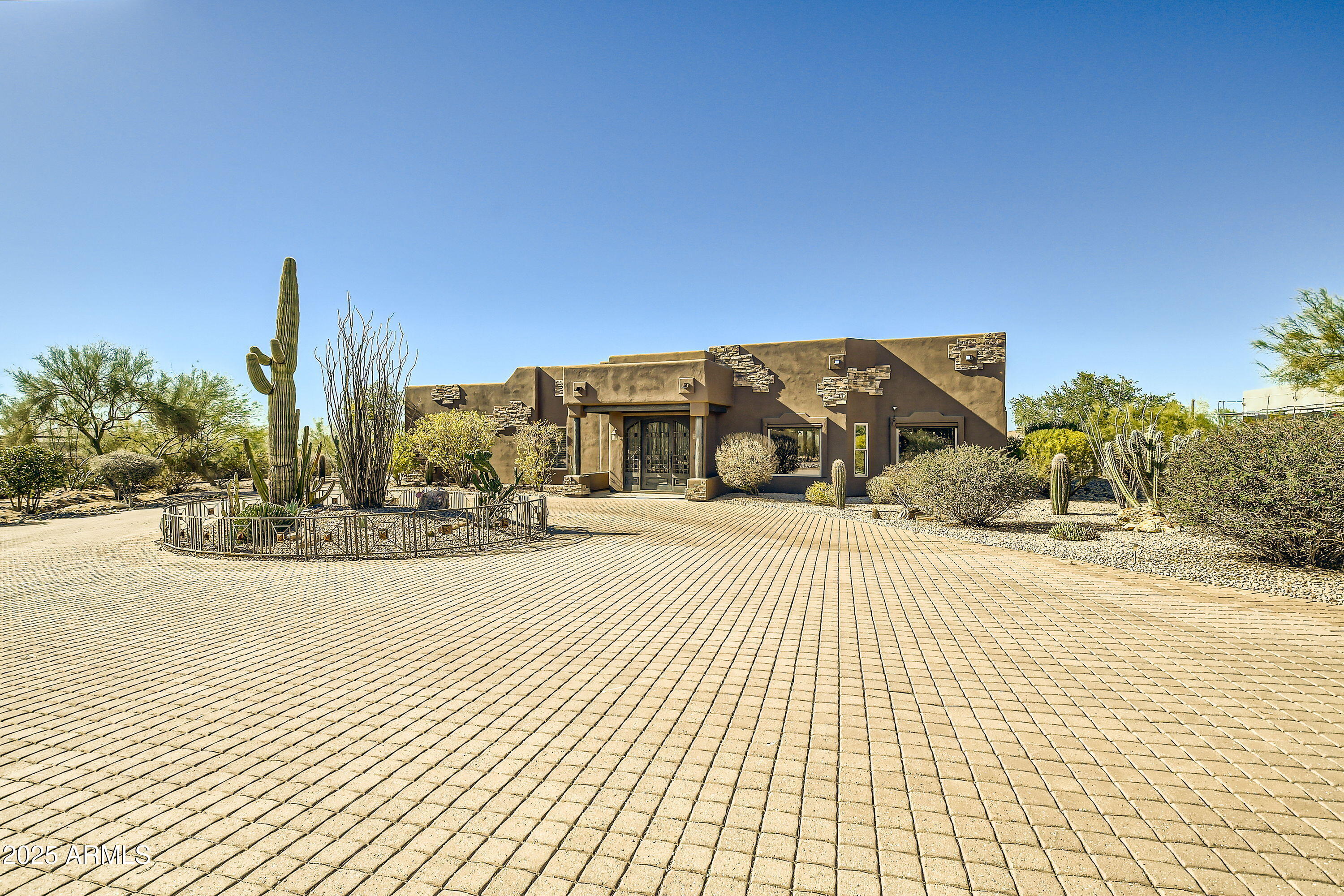 9135 E BUCKSKIN Trail