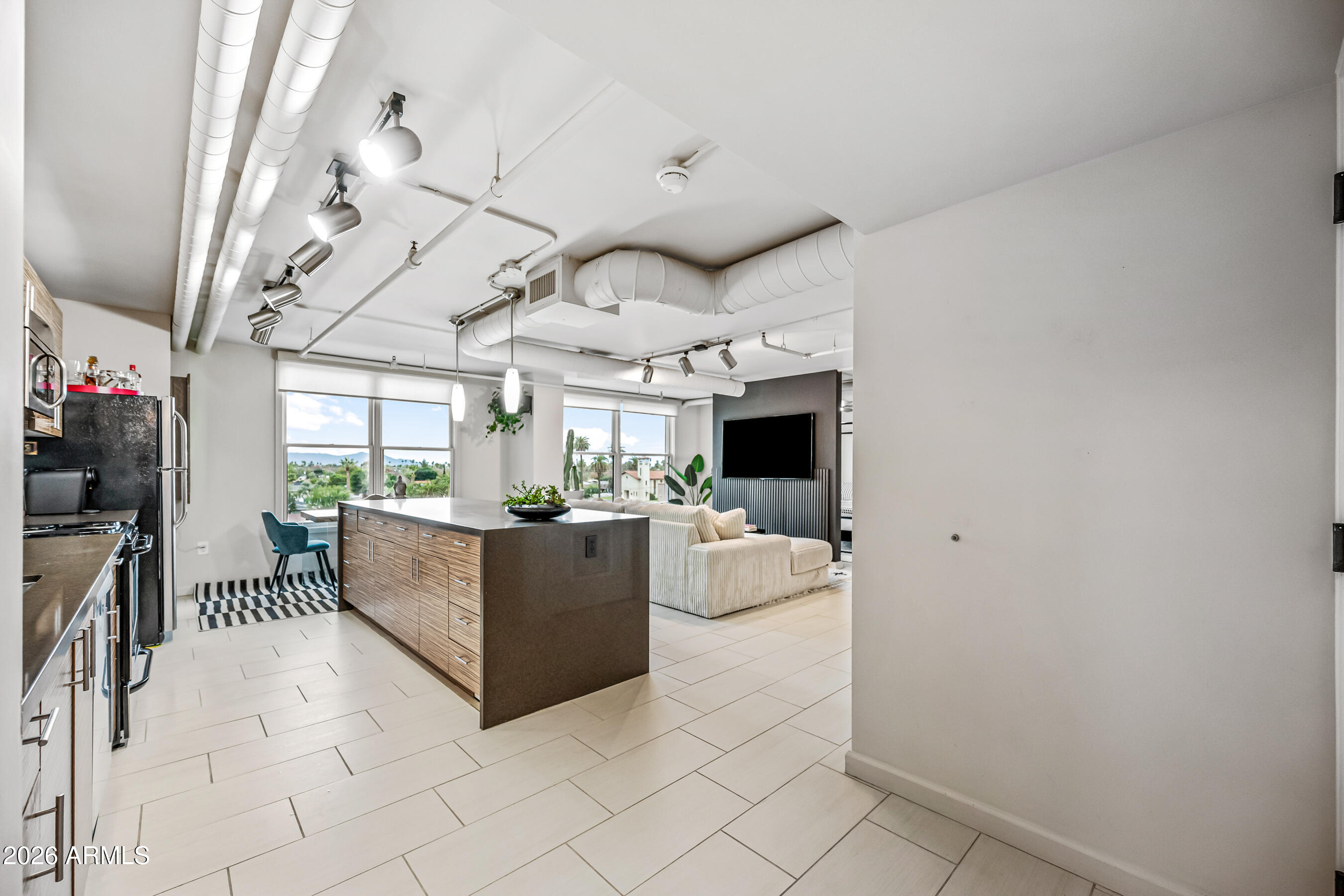 535 W THOMAS Road 407