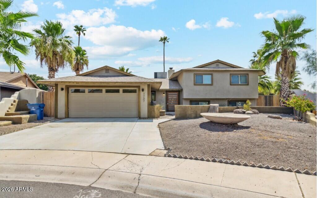 1737 E MANHATTON Drive