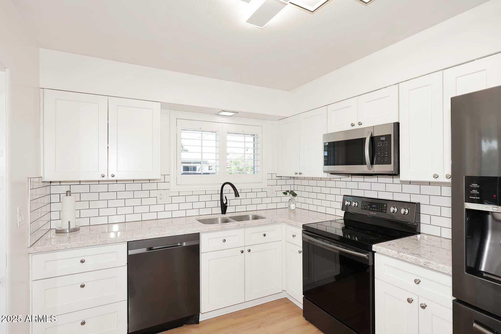 11442 N COGGINS Drive