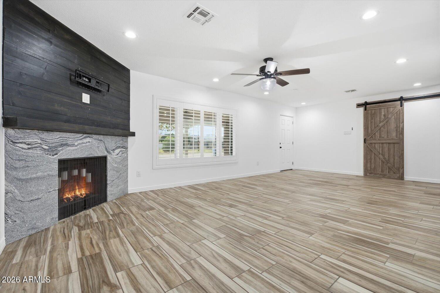 4322 W MONTE CRISTO Avenue