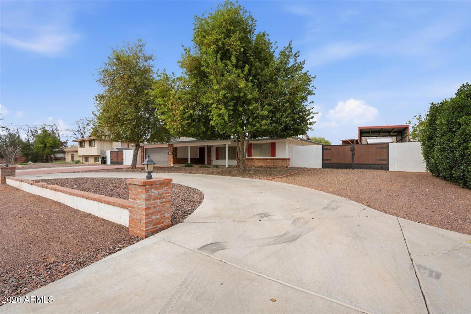 4322 W MONTE CRISTO Avenue