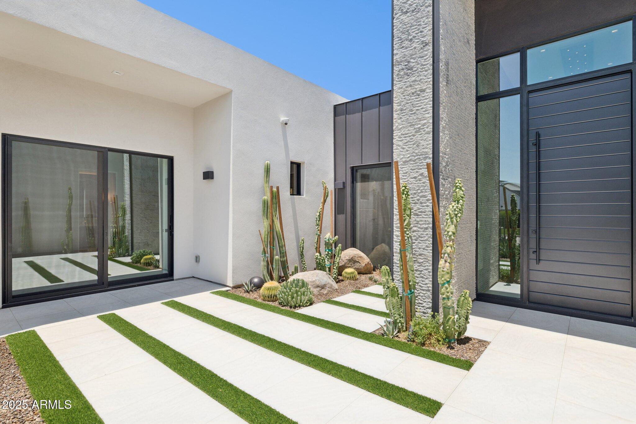6908 E Cactus Wren Road