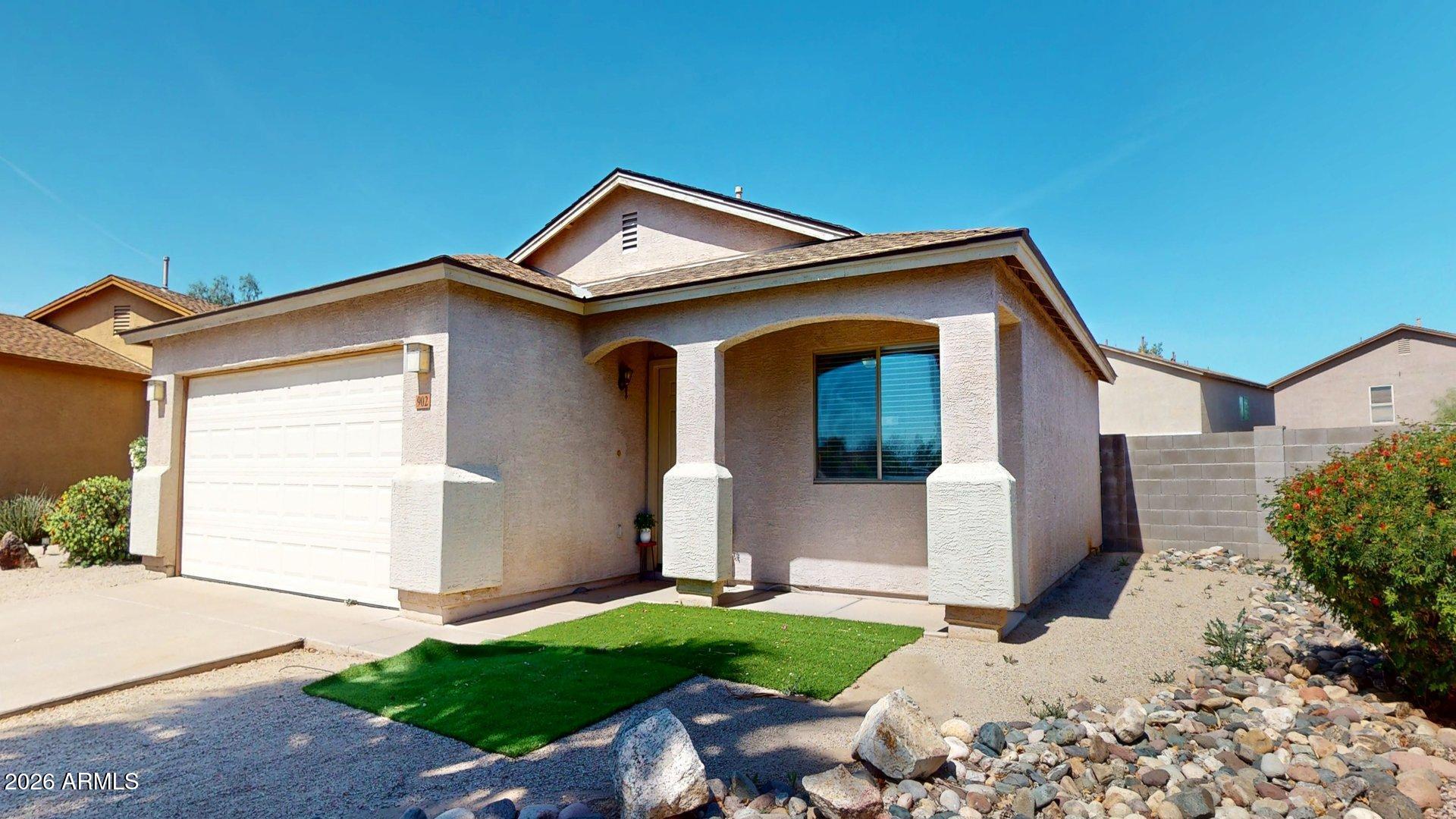 902 E DESERT MOON Trail