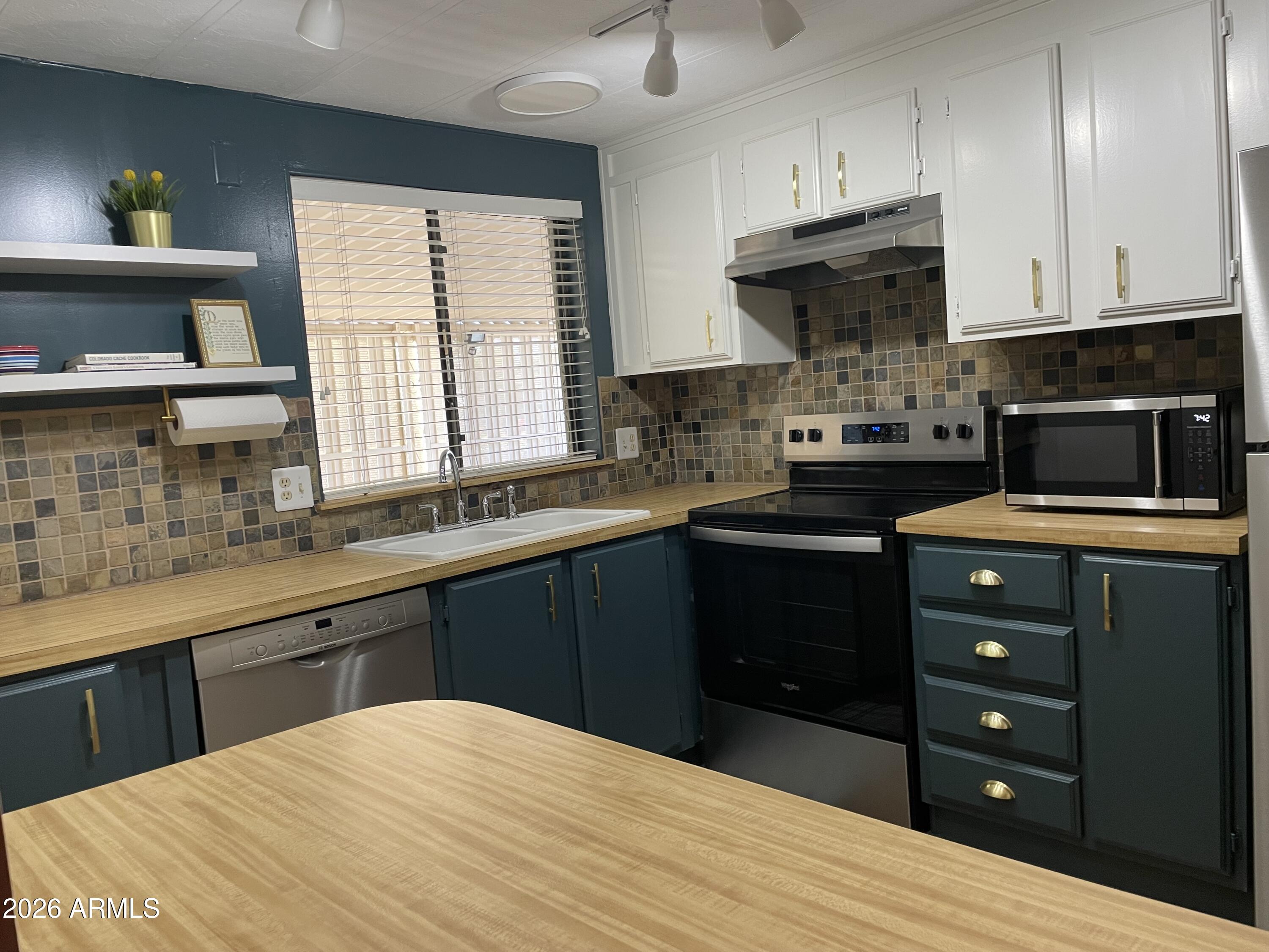 SUN LAKES UNIT 2 - Residential