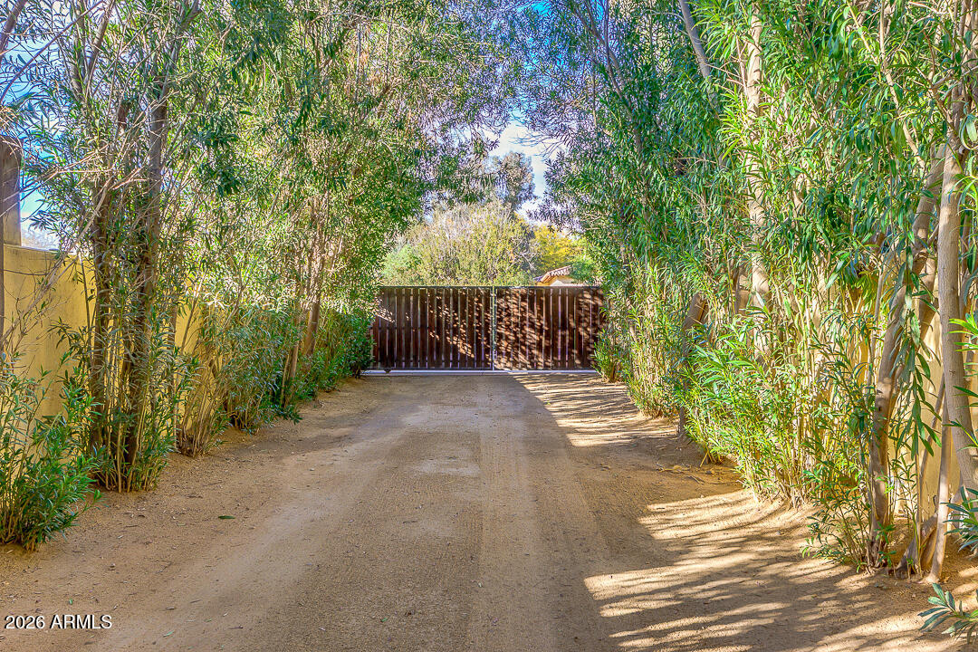 6526 E EXETER Boulevard