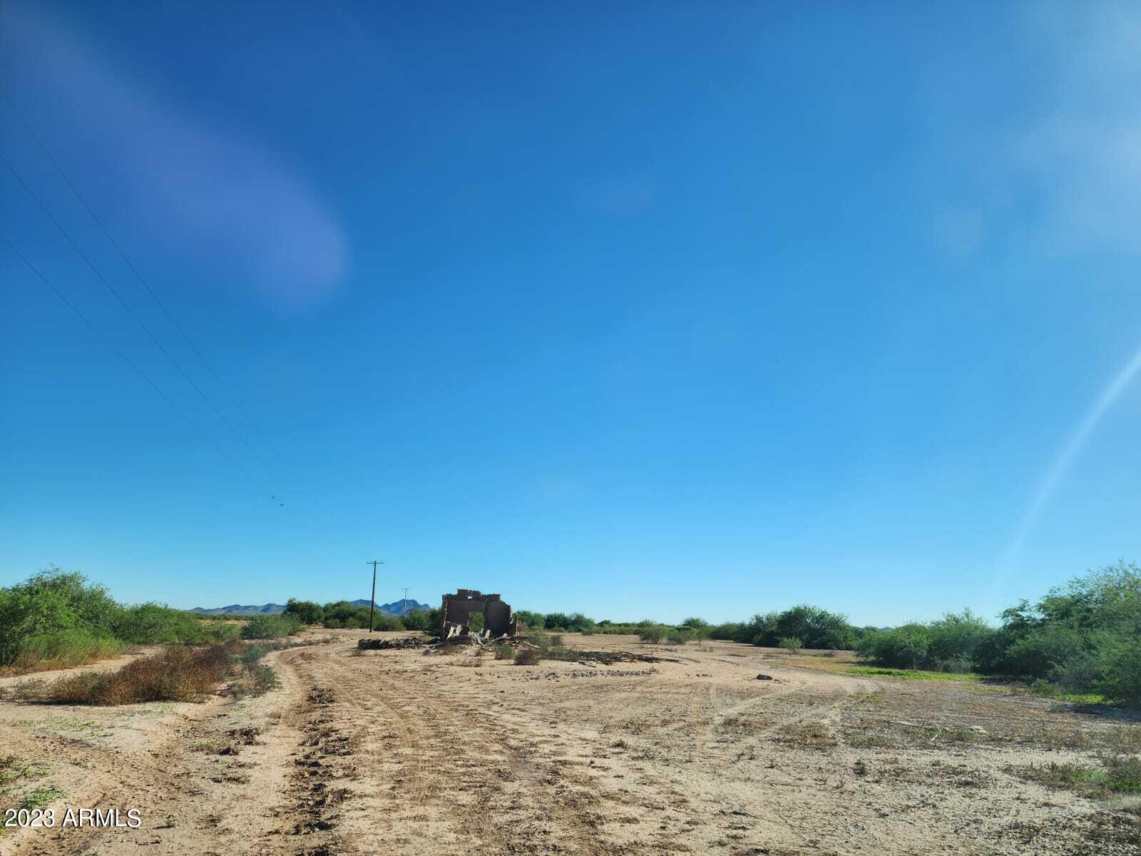 S25 T7S R4E - Land