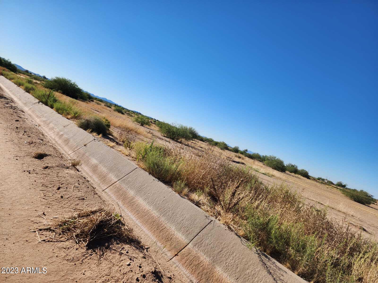 S25 T7S R4E - Land