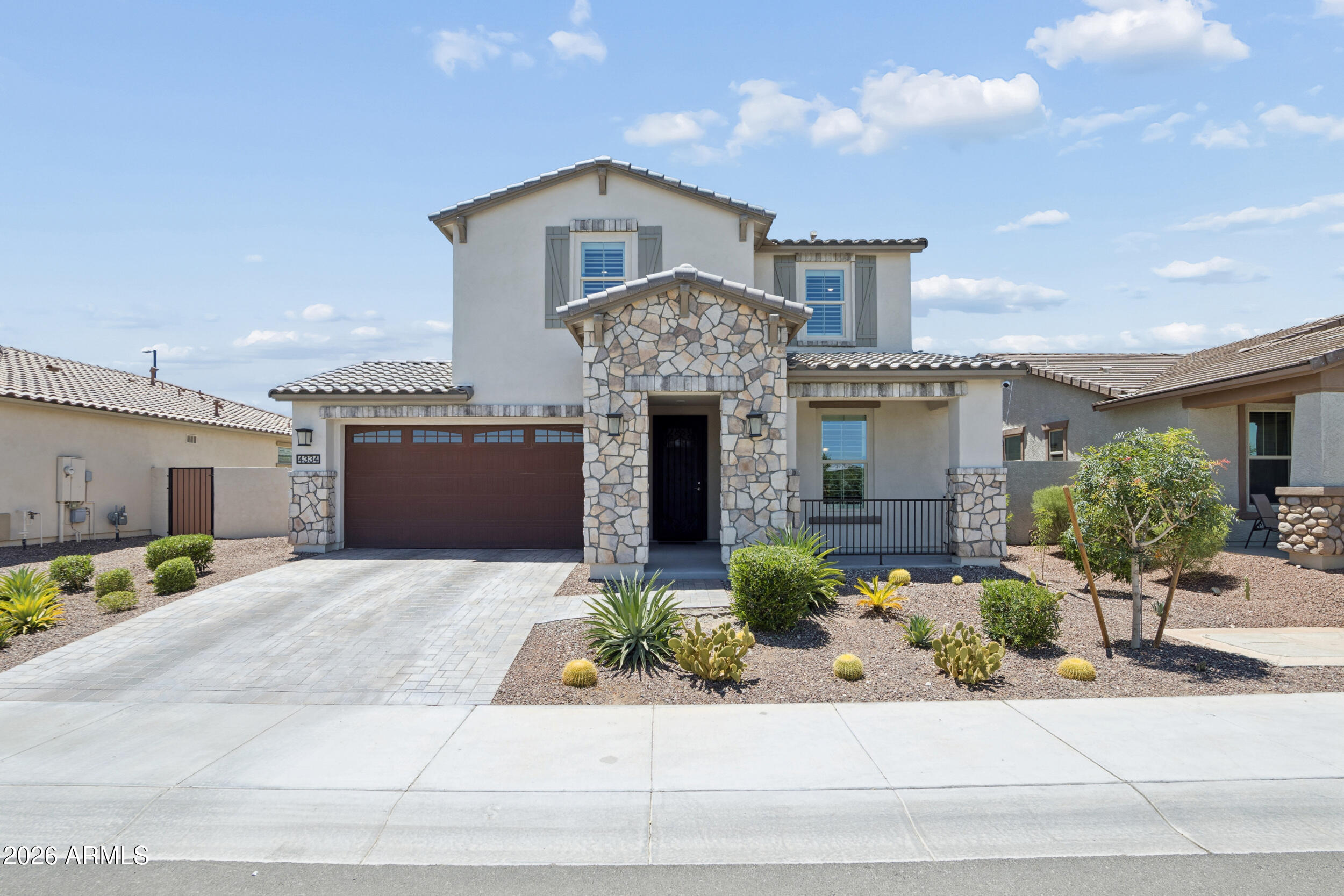 4334 N PIONEER Drive