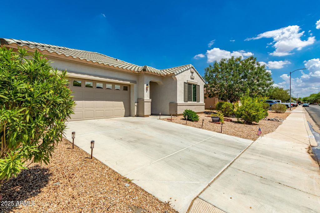 Photo of 1874 N Loretta Place, Casa Grande, AZ 85122 (MLS # 6889148)