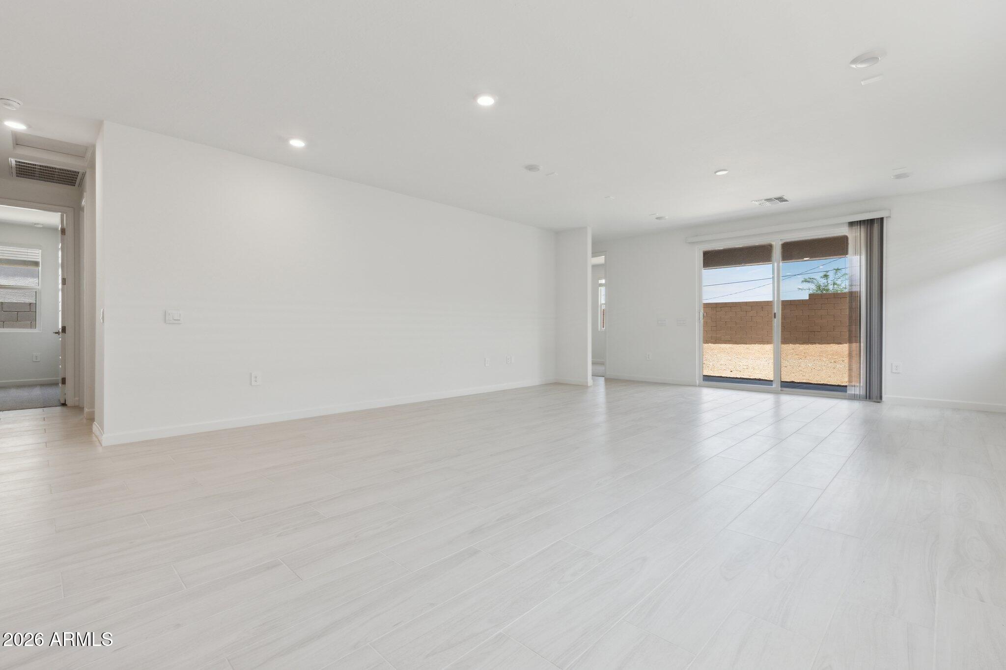 2453 E VILLA LINDA Drive