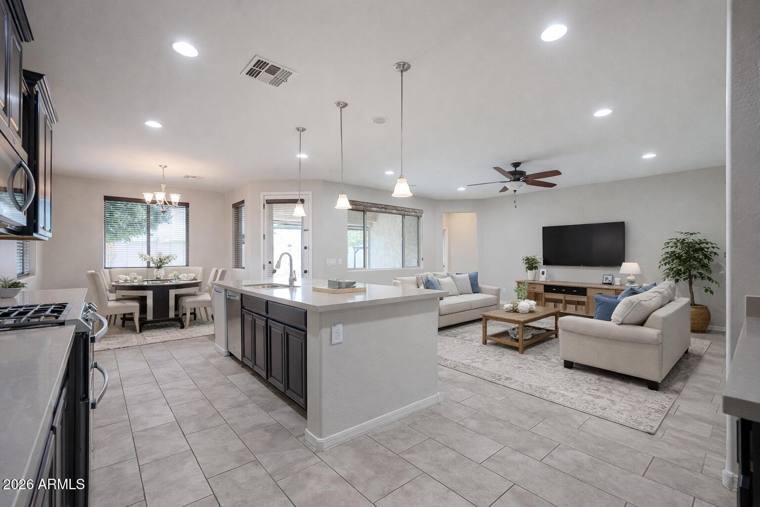 18248 W MONTECITO Avenue