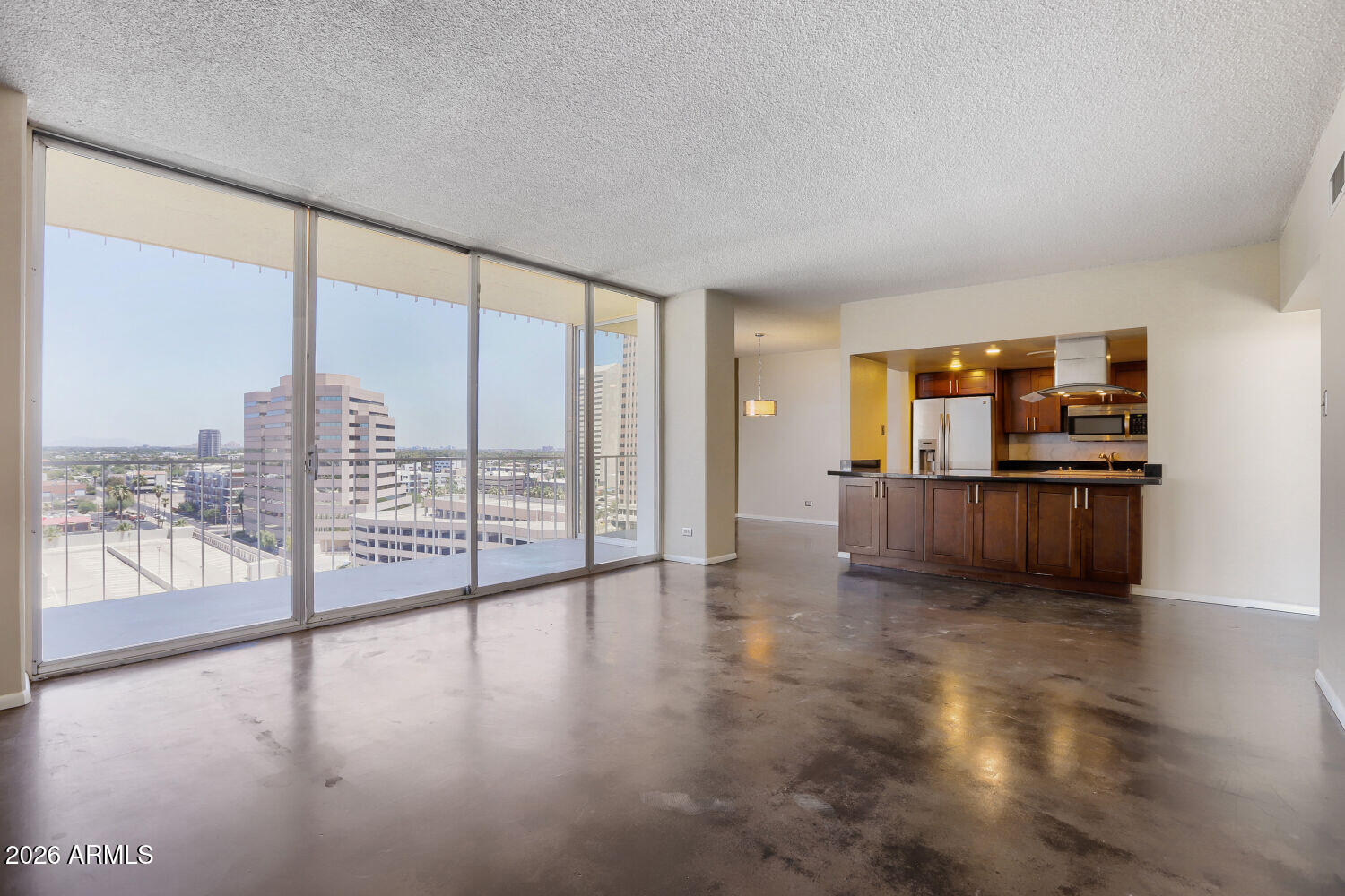 207 W CLARENDON Avenue F10