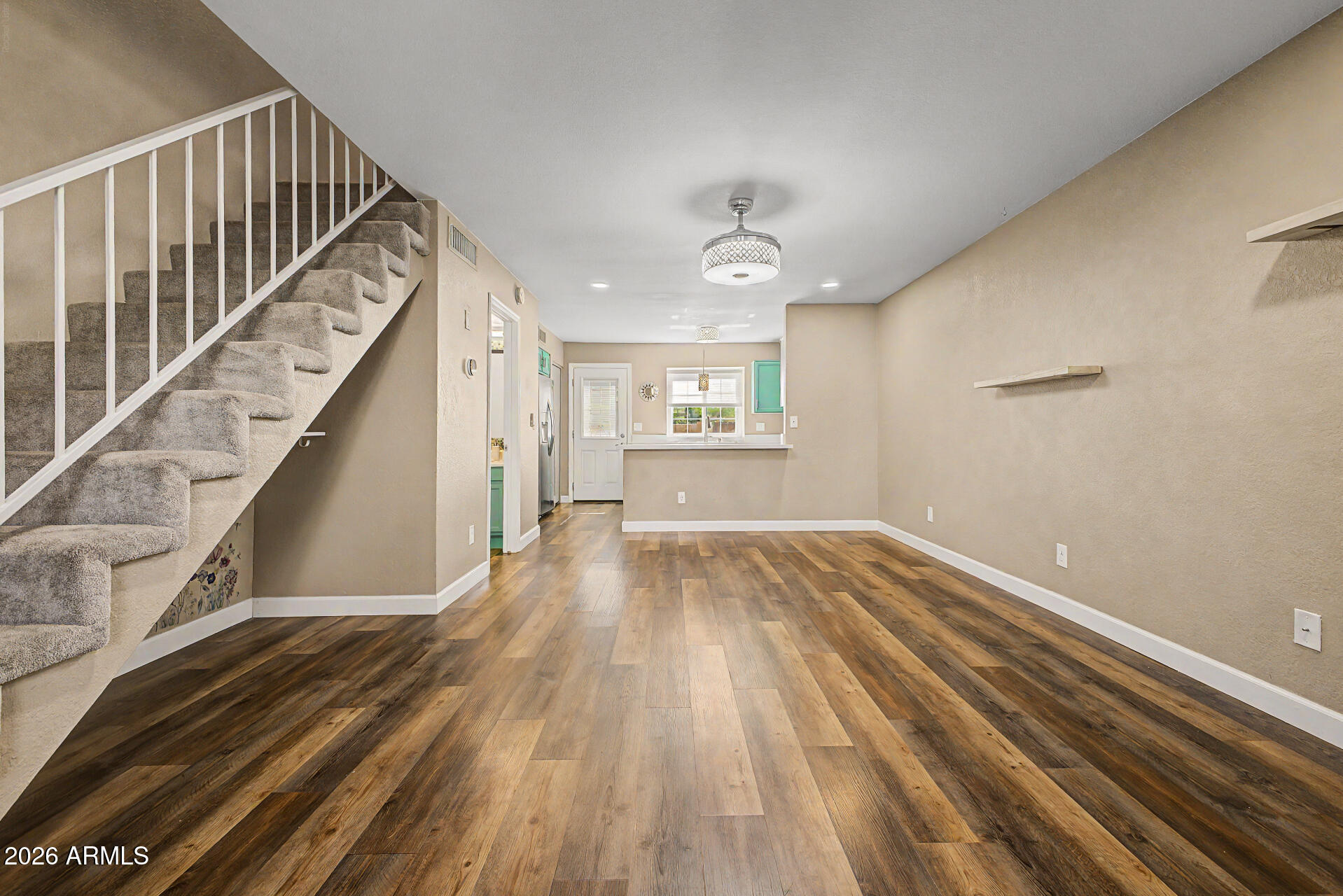 4901 E KELTON Lane 1030