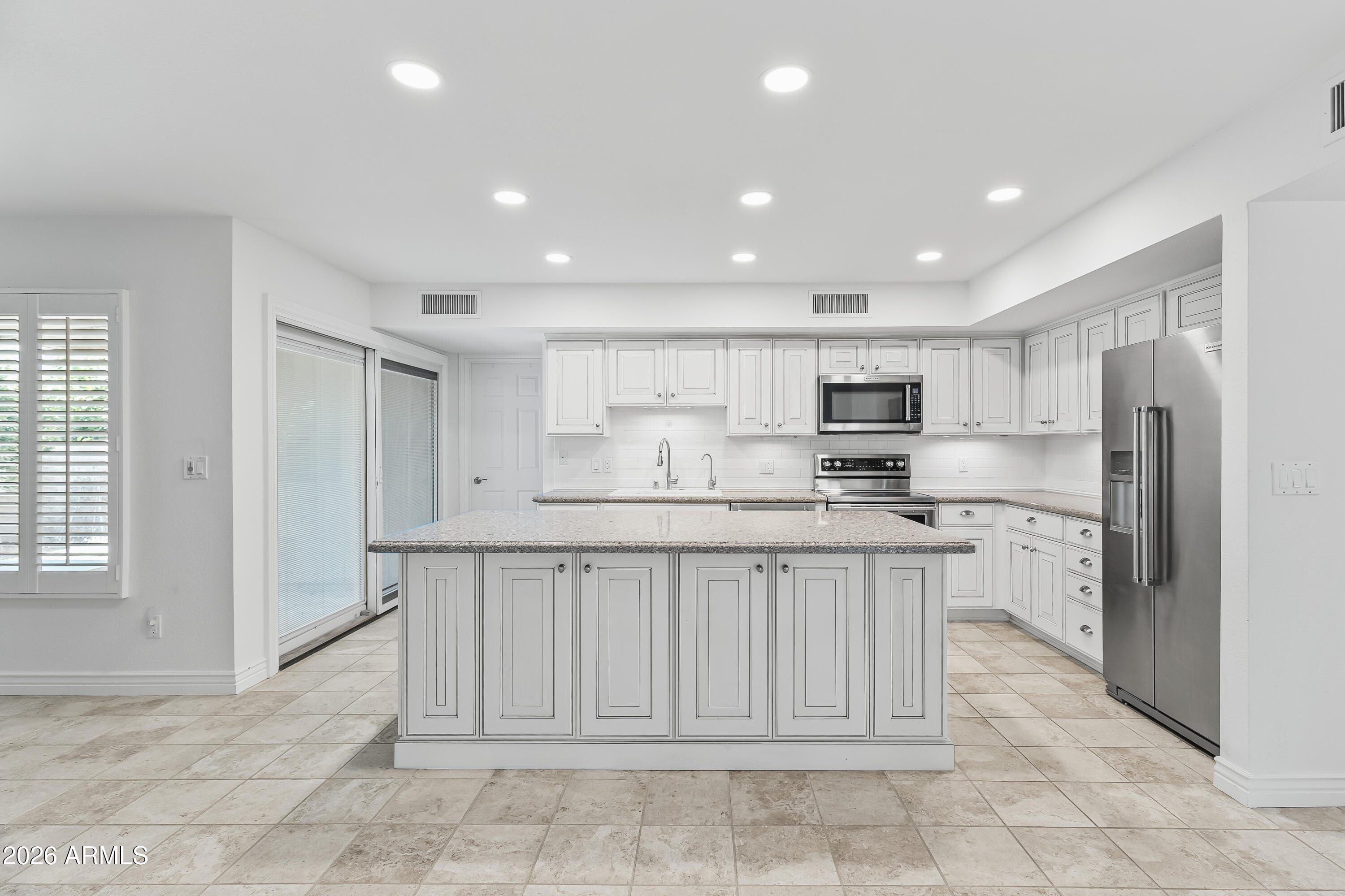 8084 E DEL LATON Drive