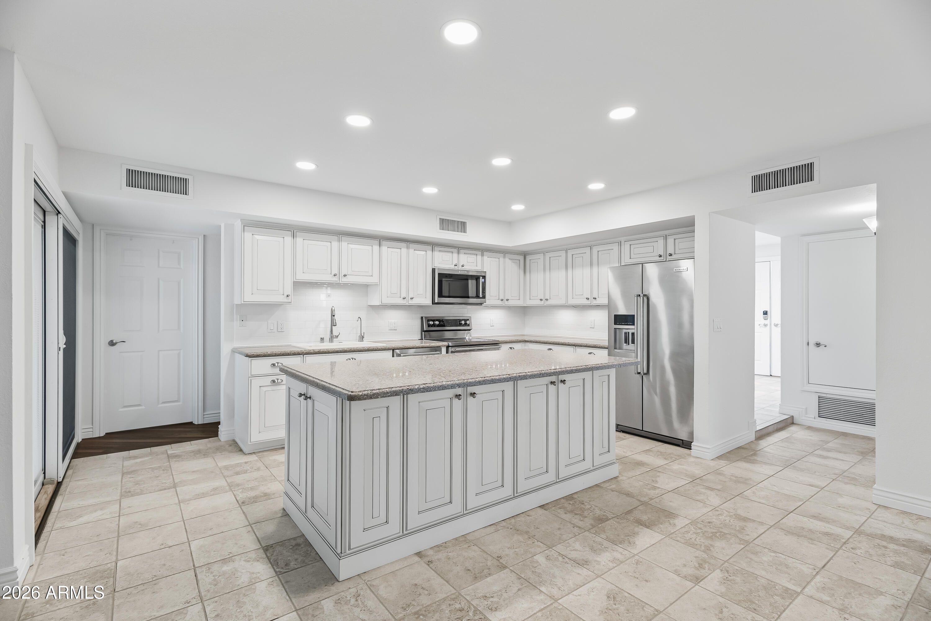 8084 E DEL LATON Drive