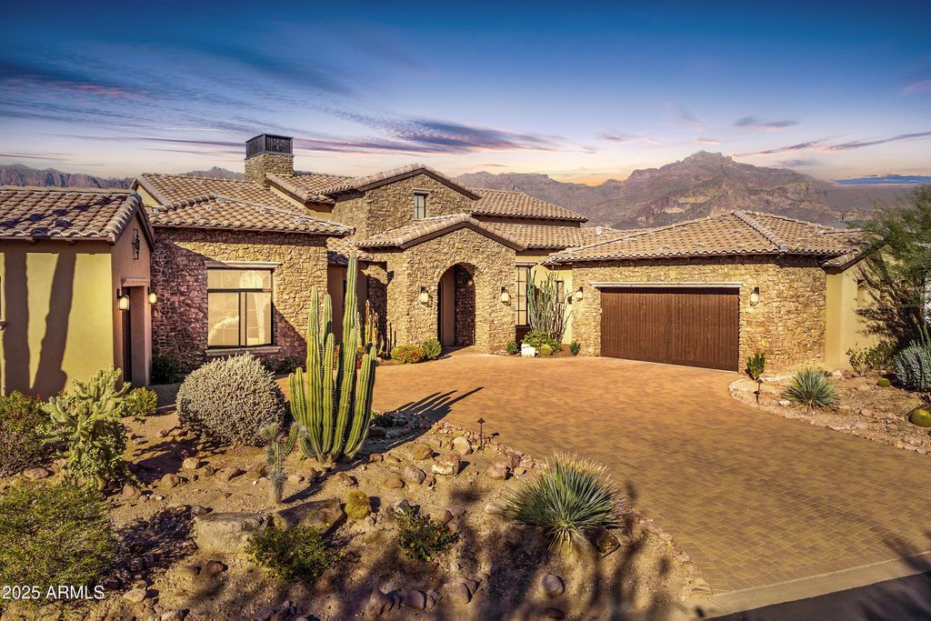 Photo of 8710 E Lost Gold Circle, Gold Canyon, AZ 85118 (MLS # 6938958)