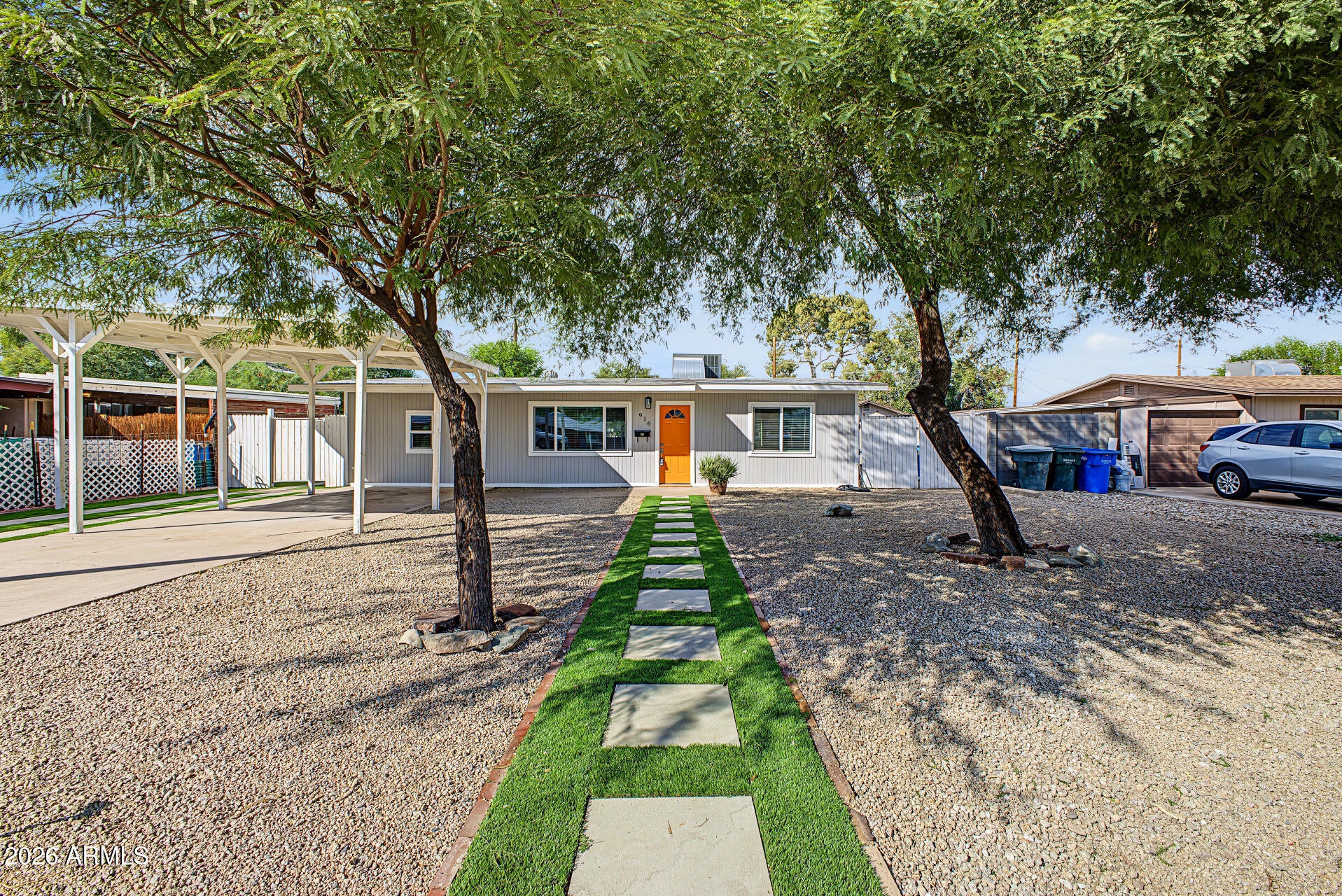 916 W PIERSON Street