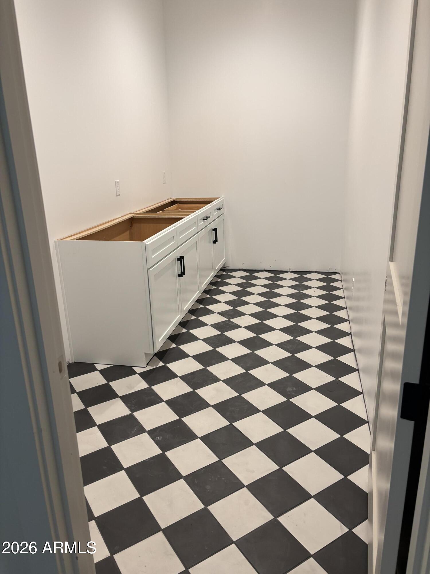 2737 E DERRINGER Court