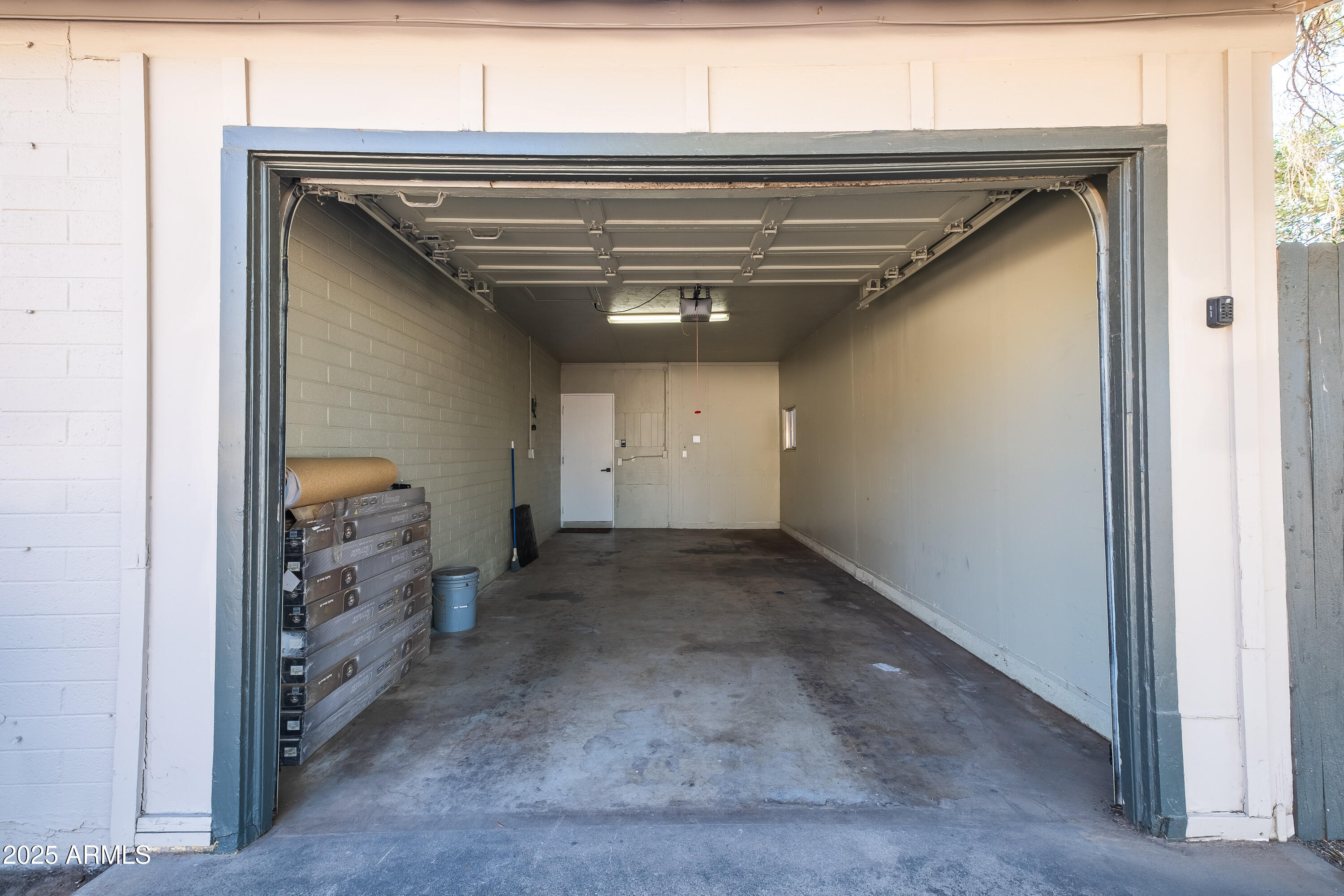 2045 W SUNNYSIDE Avenue