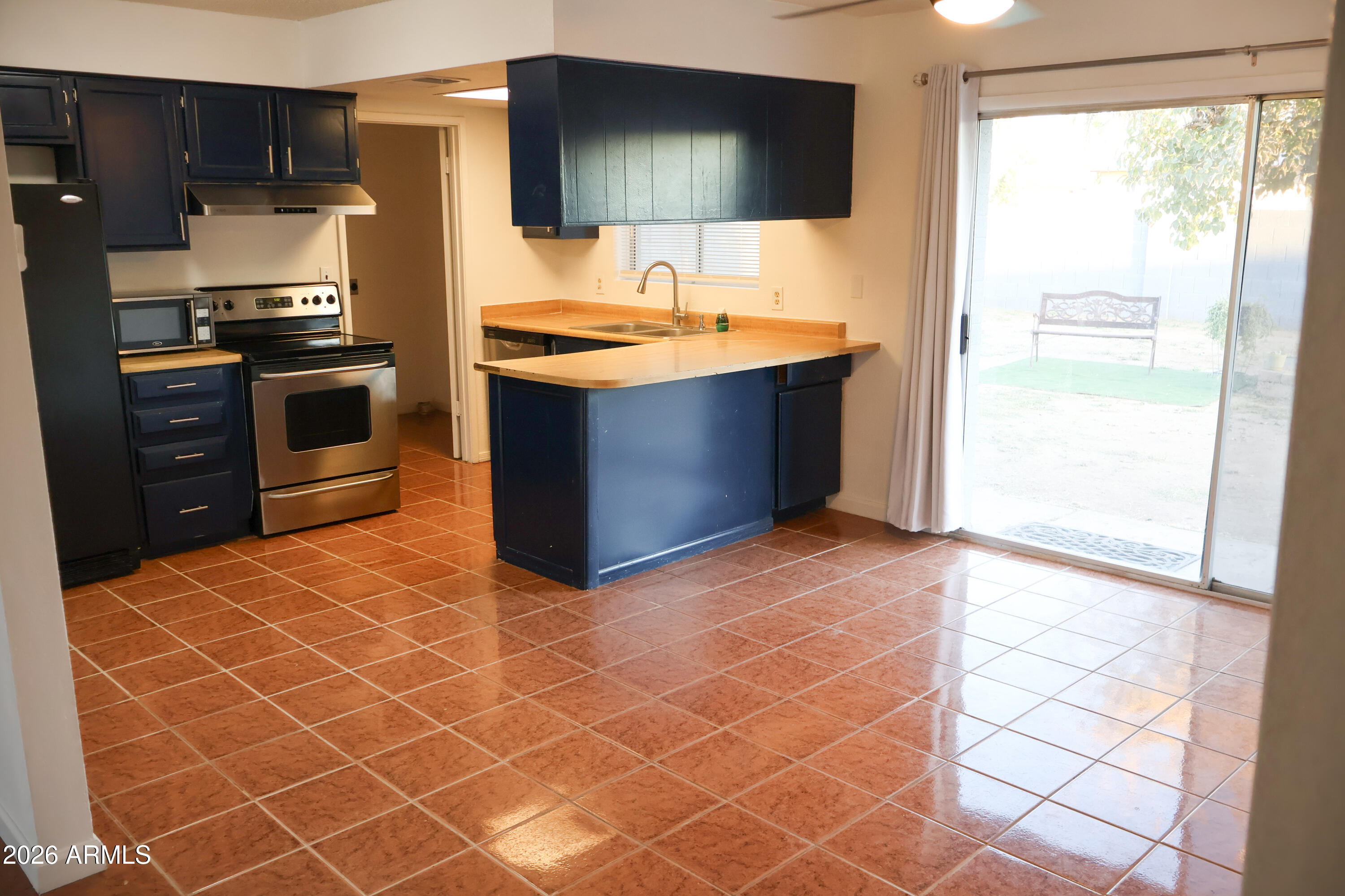 7825 W FLOWER Street