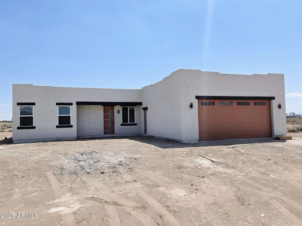 Photo of 415 S 384th Drive, Tonopah, AZ 85354 (MLS # 6914388)