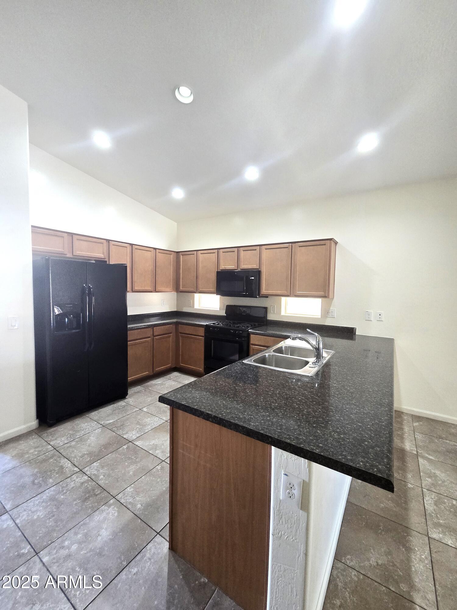 3931 E Narrowleaf Drive