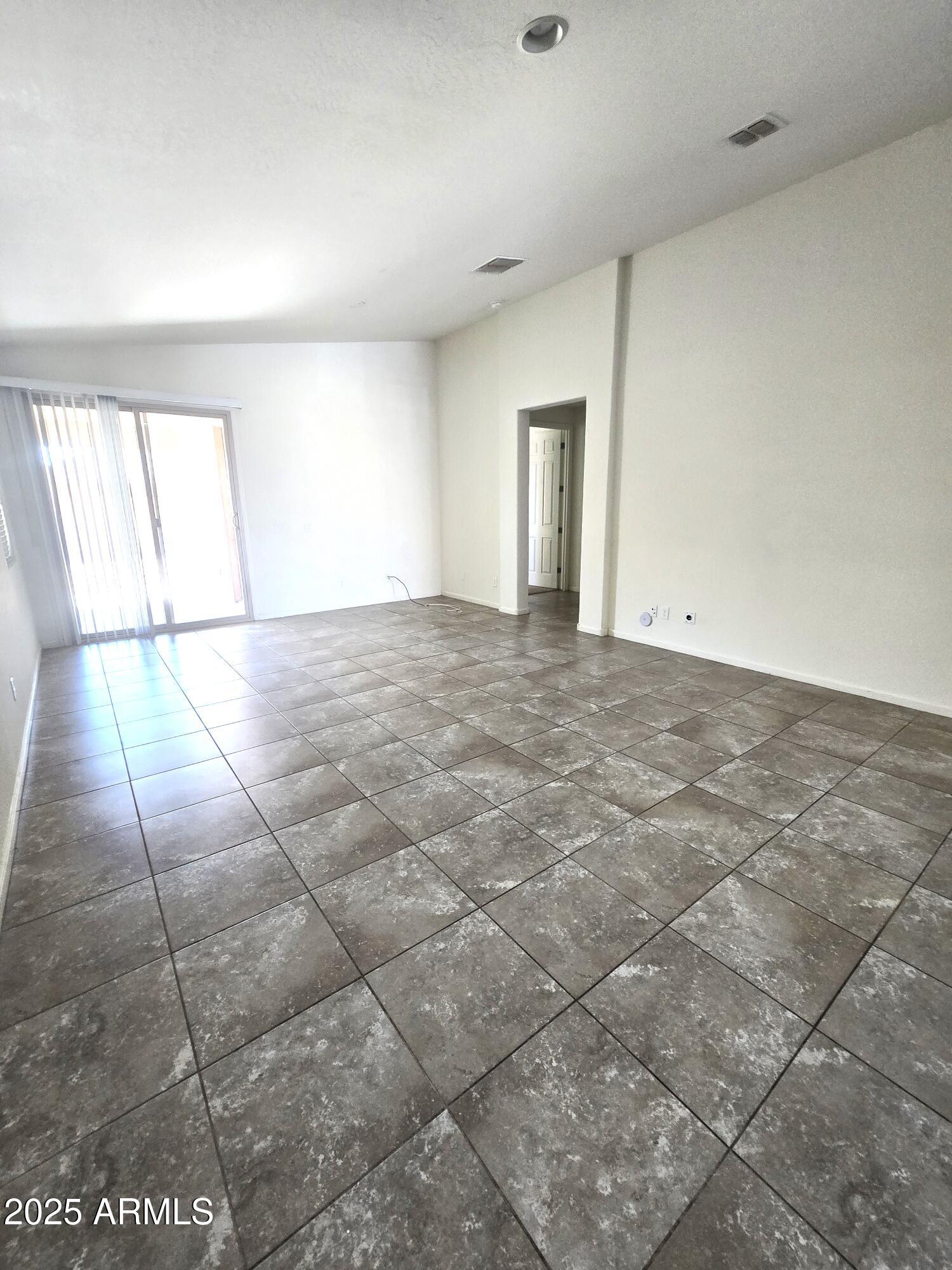 3931 E Narrowleaf Drive