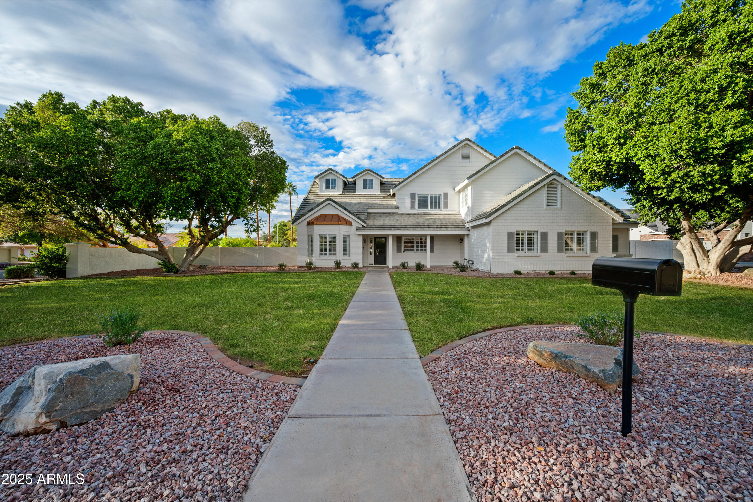 4352 E SANTA ROSA Place