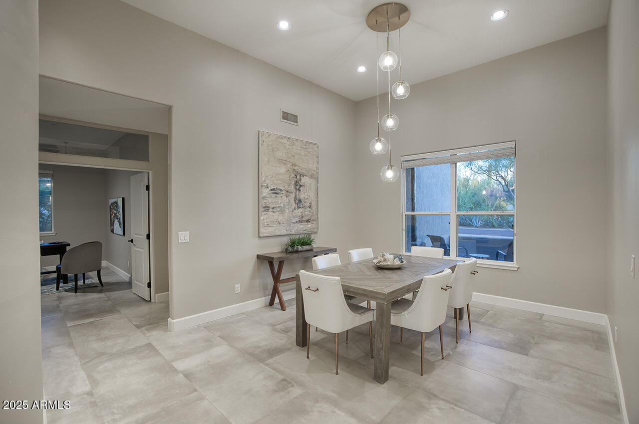 7002 E HORNED OWL Trail