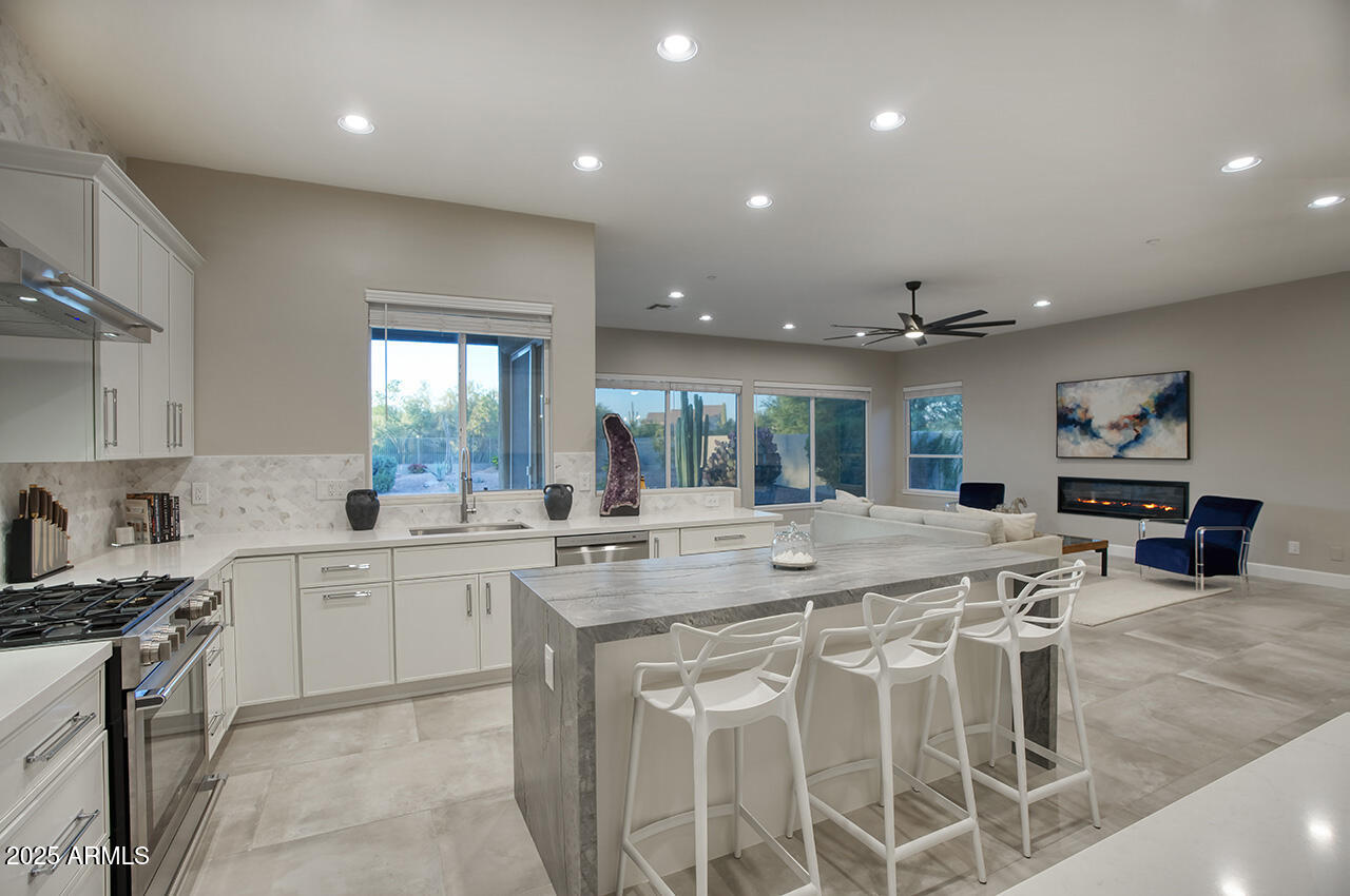 7002 E HORNED OWL Trail