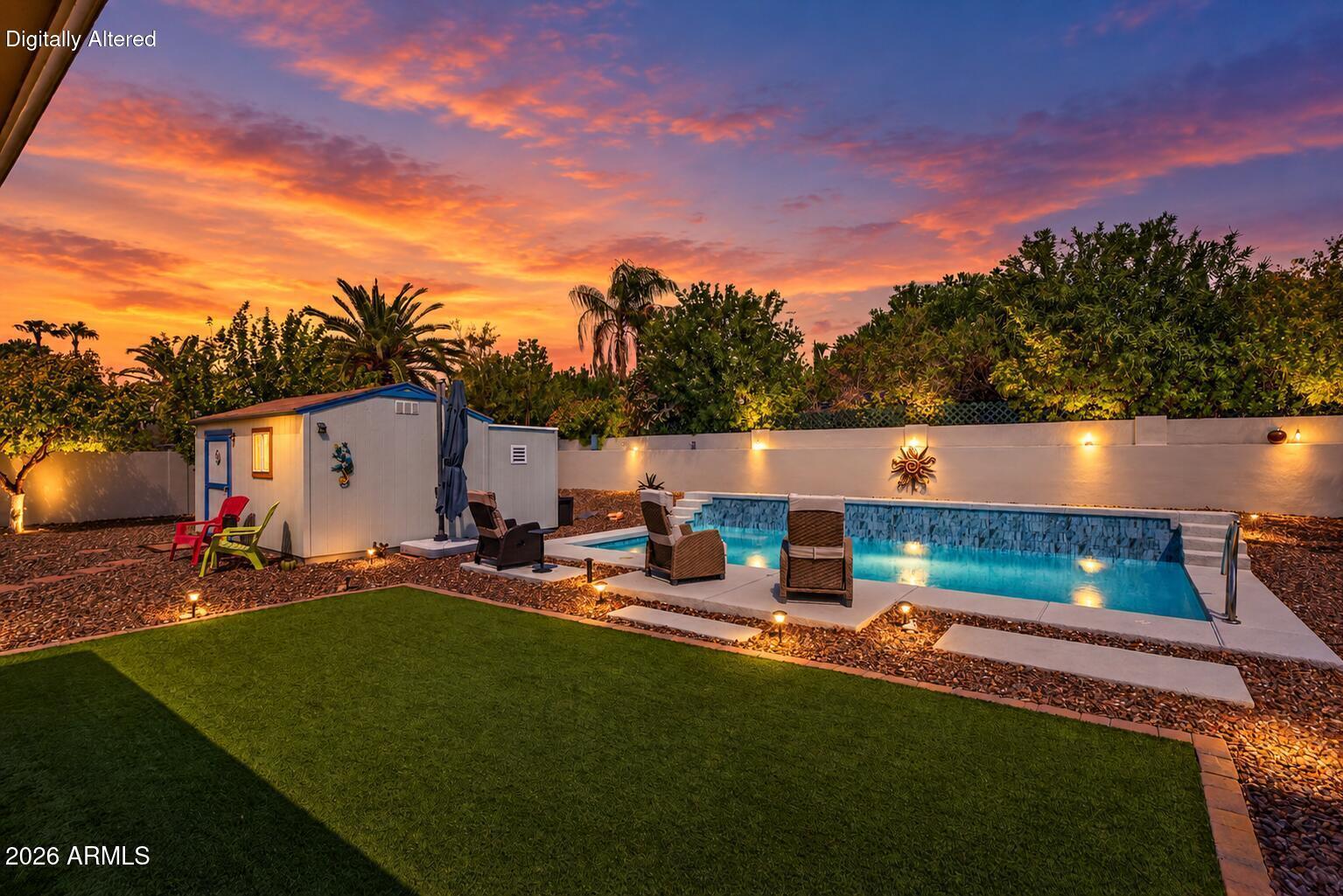 1102 E ROSEMONTE Drive