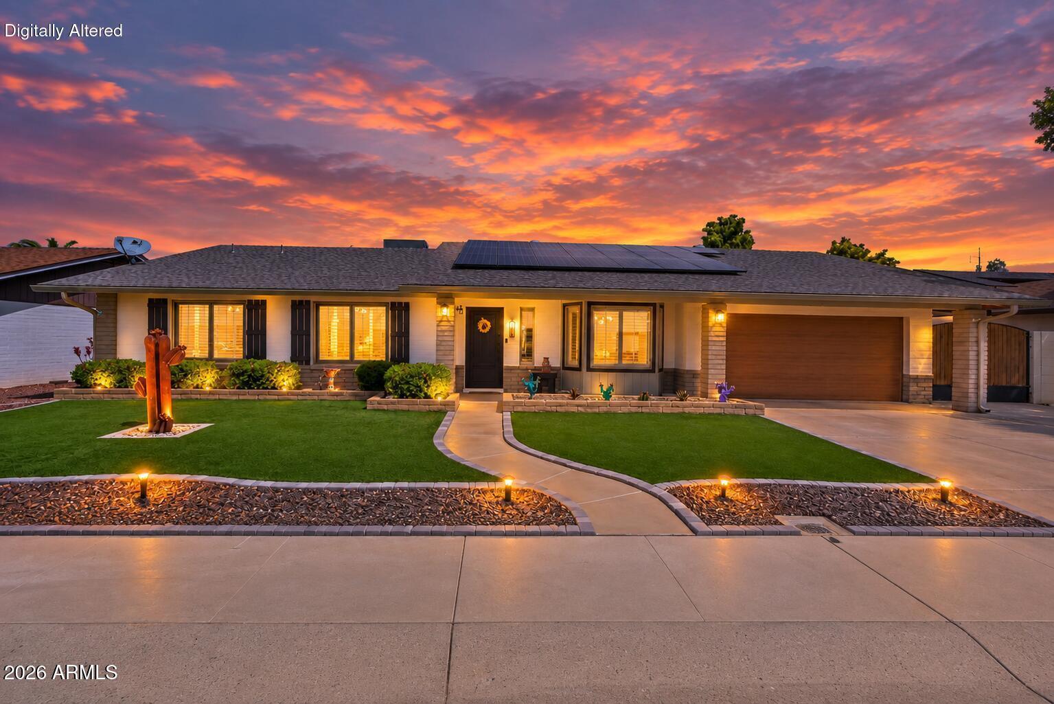 1102 E ROSEMONTE Drive