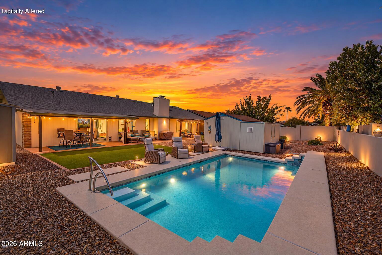 1102 E ROSEMONTE Drive