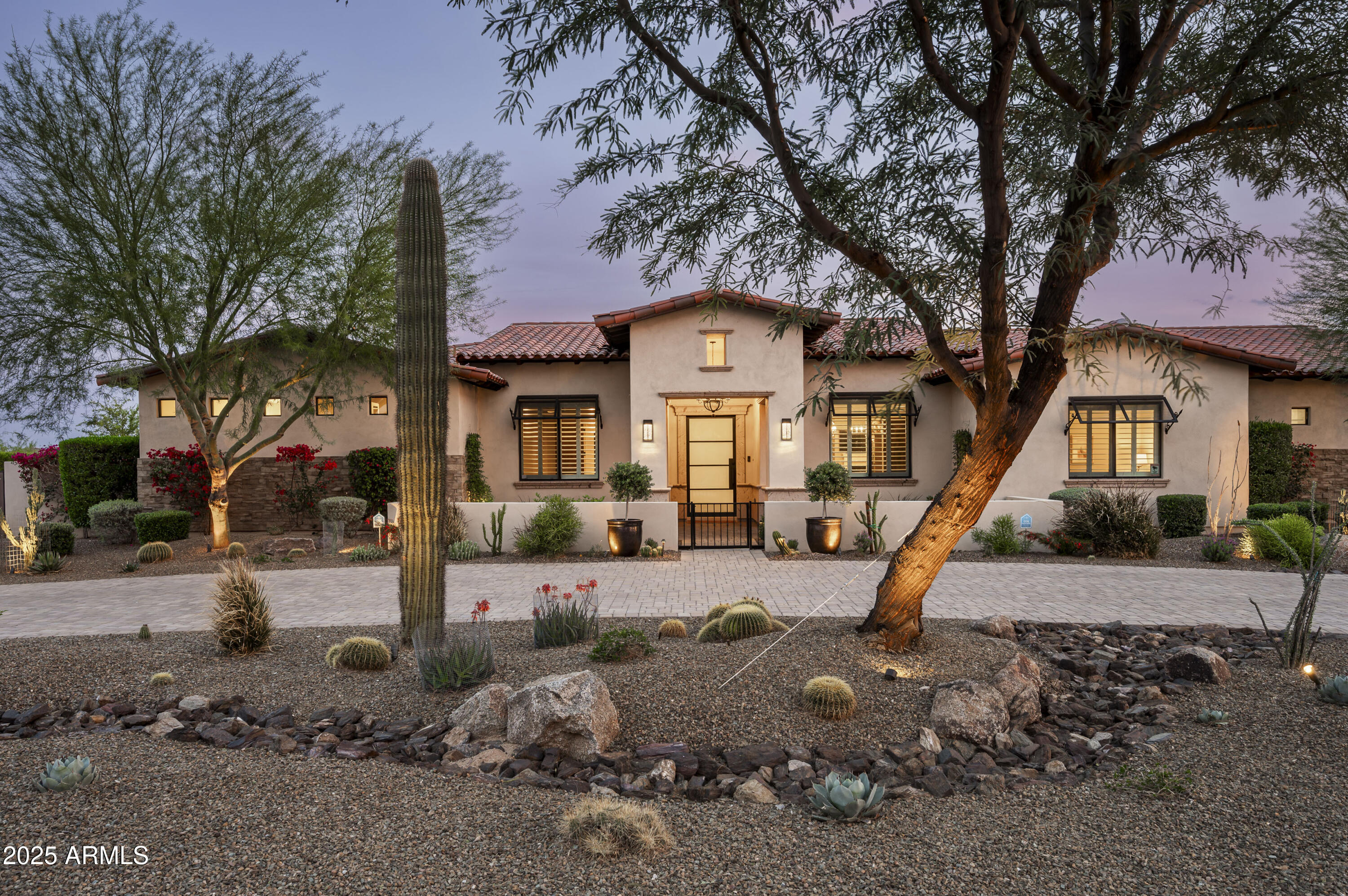 8821 E HAVASUPAI Drive