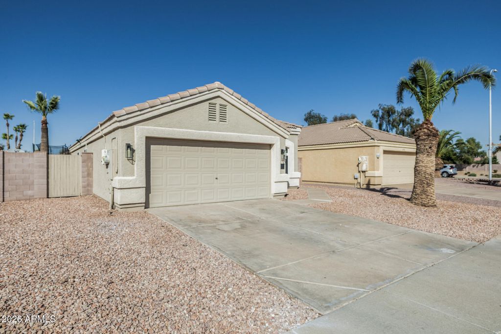 Photo of 868 E Laredo Street, Chandler, AZ 85225 (MLS # 6985589)