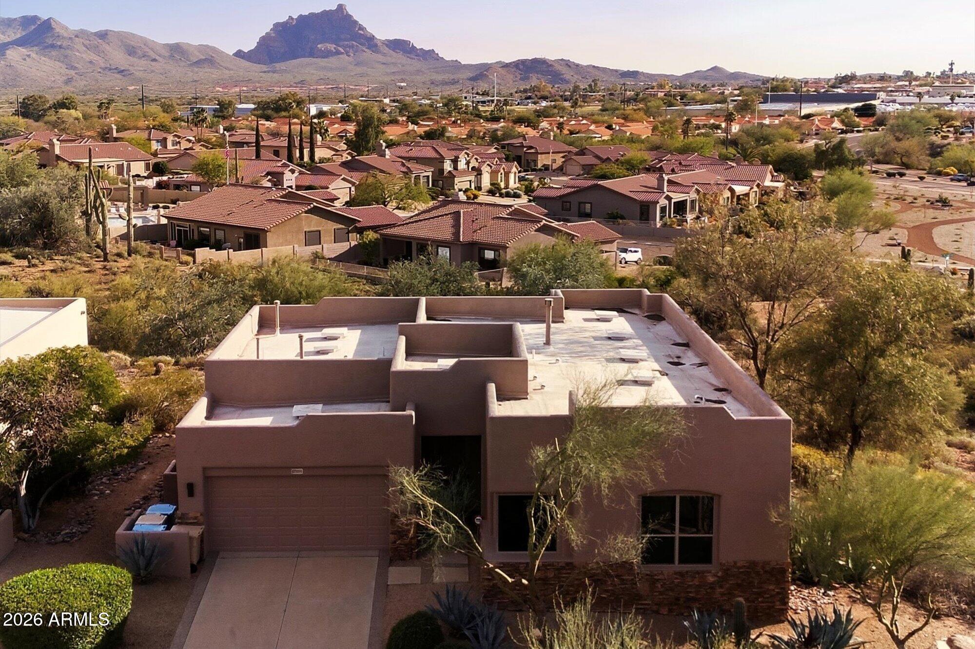 DIAMANTE DEL LAGO - Residential