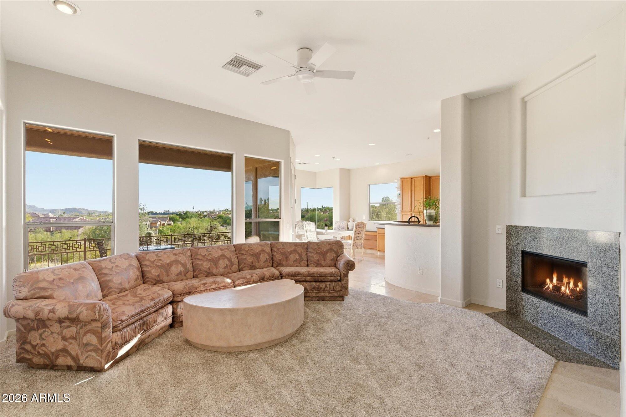 DIAMANTE DEL LAGO - Residential
