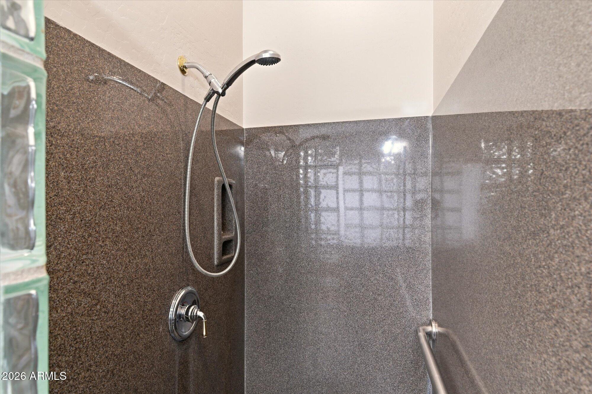DIAMANTE DEL LAGO - Residential