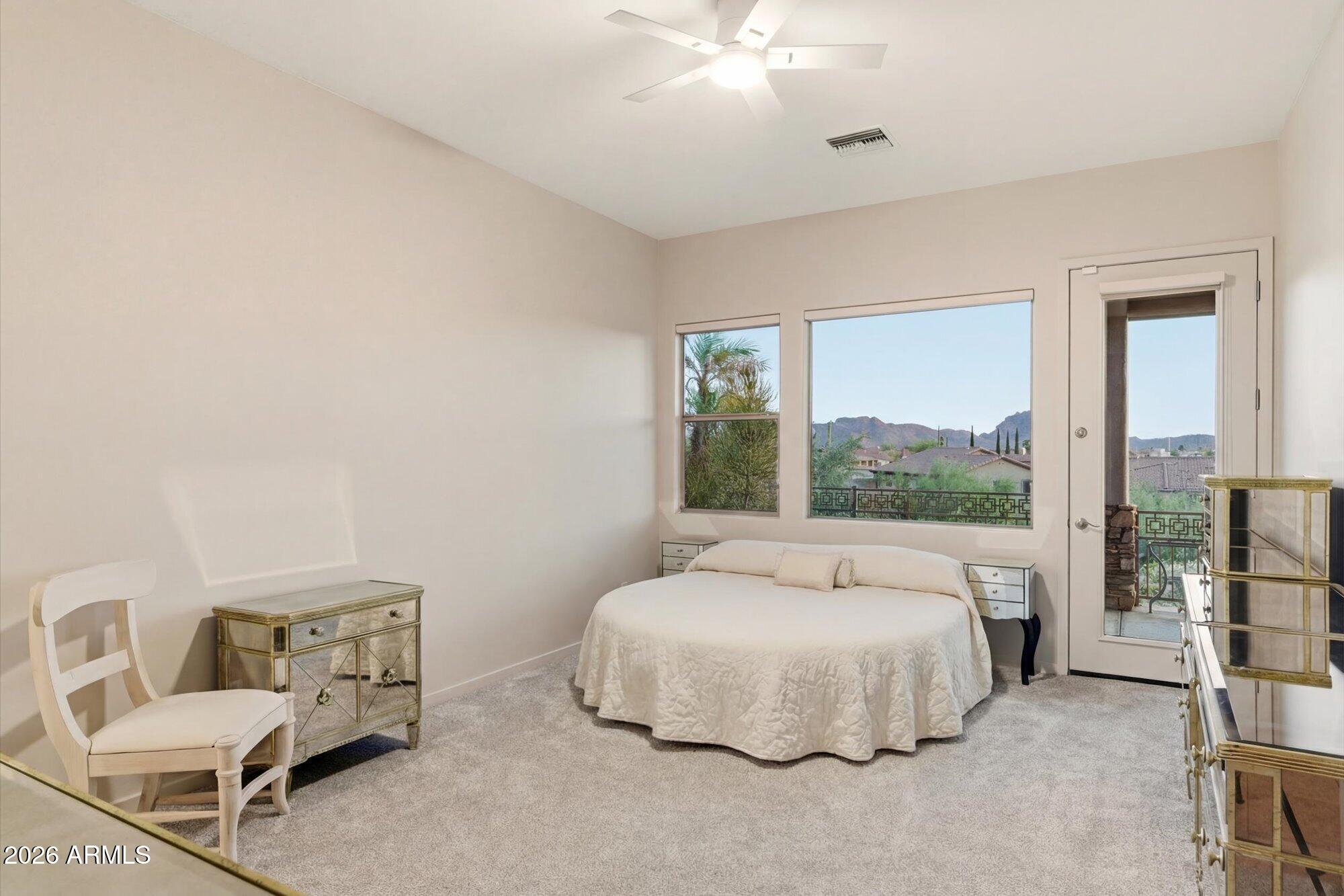 DIAMANTE DEL LAGO - Residential